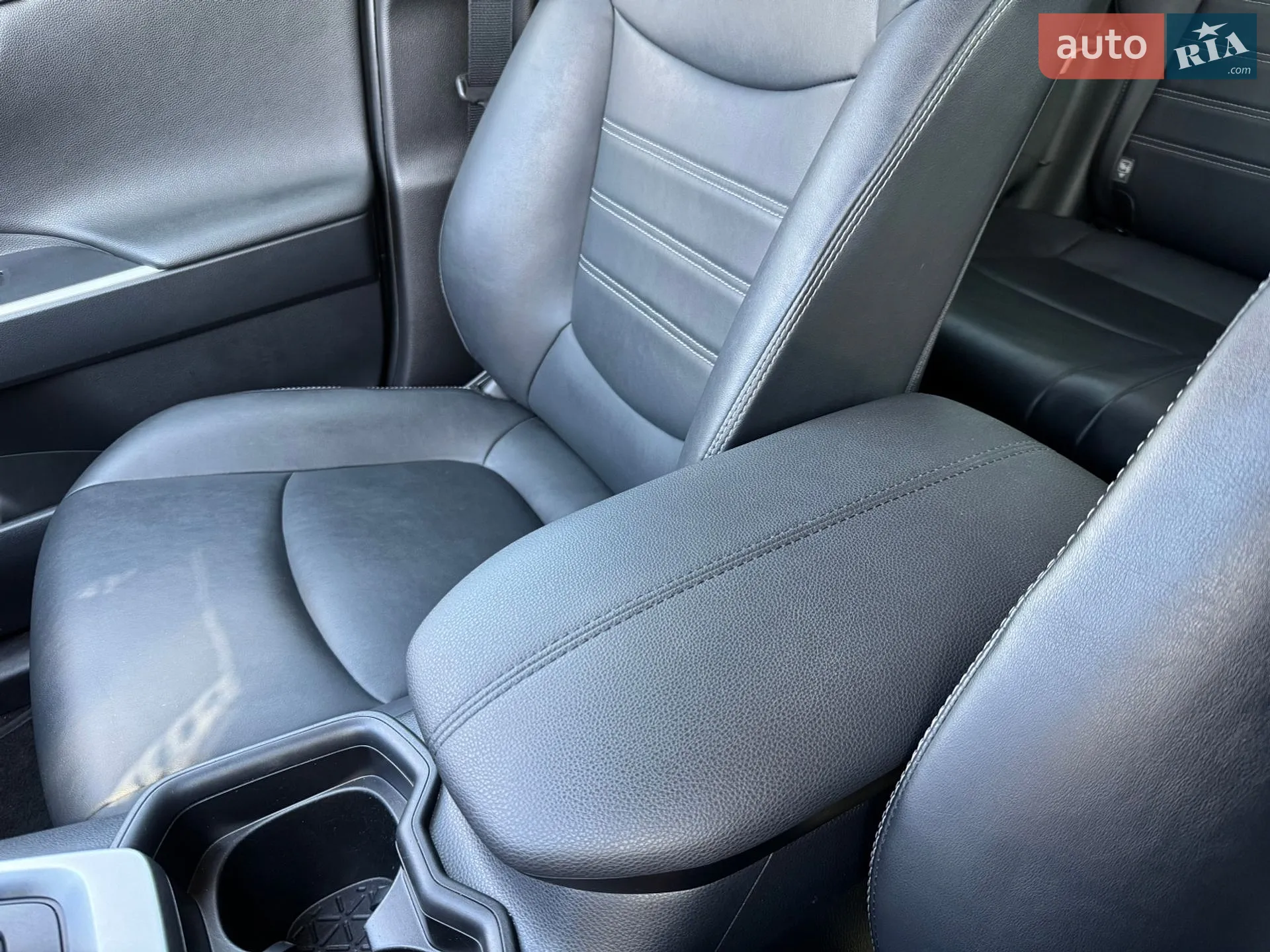 2021 Toyota RAV 4 - мініатюра 33