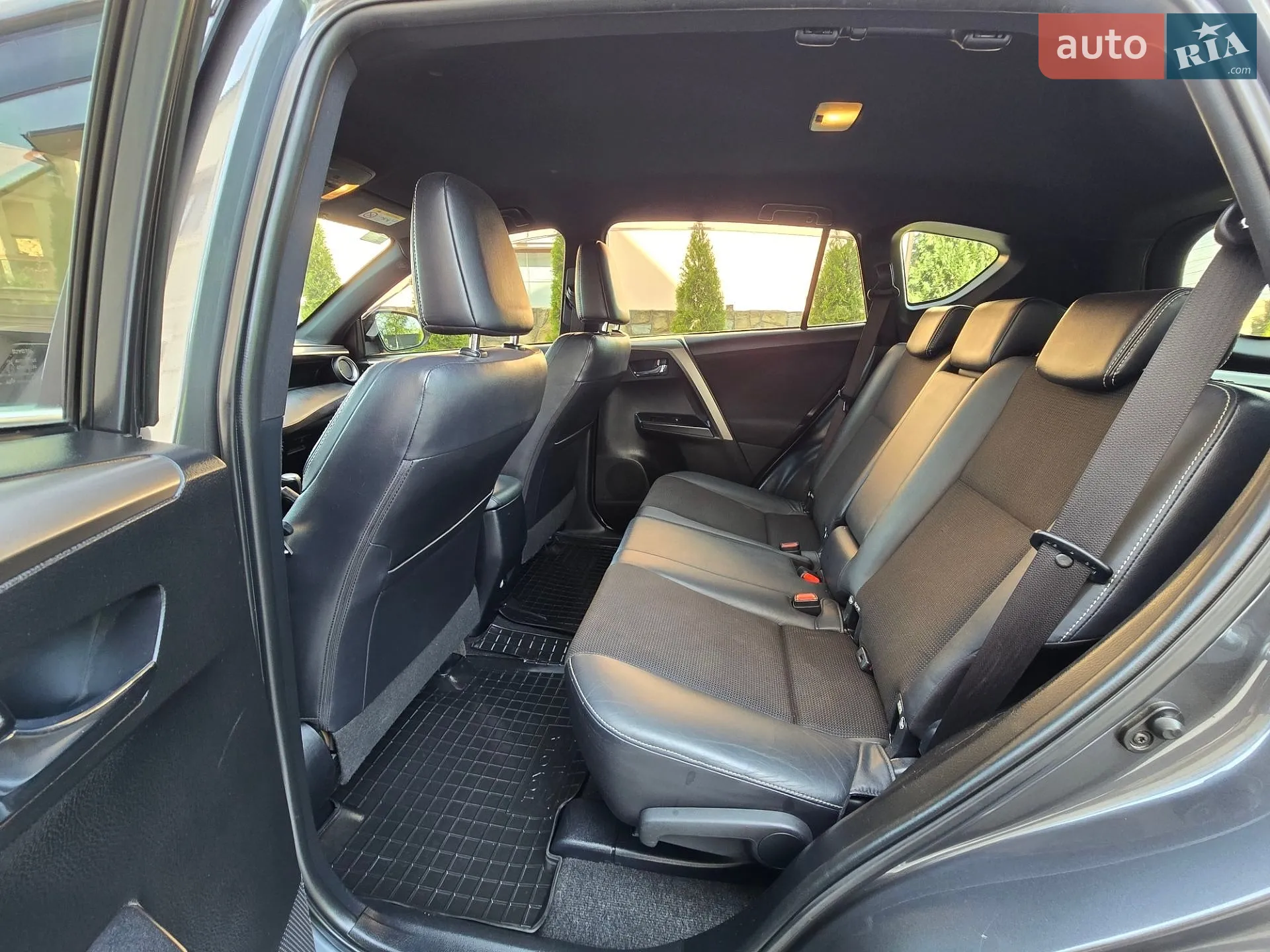 2016 Toyota RAV 4 - мініатюра 29