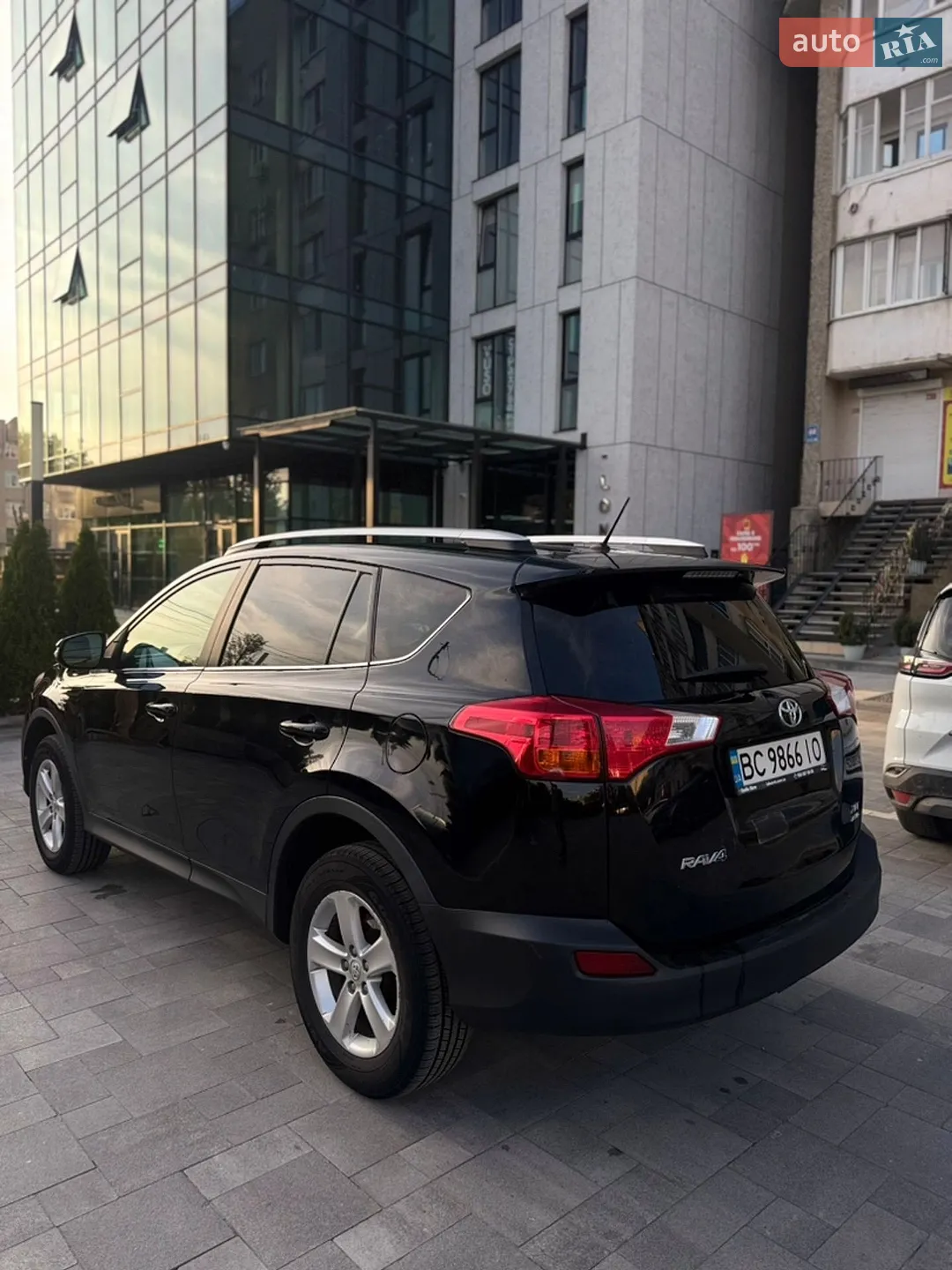 2013 Toyota RAV 4 - мініатюра 12