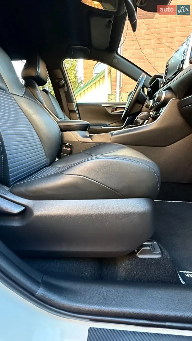 2021 Toyota RAV 4 - мініатюра 26