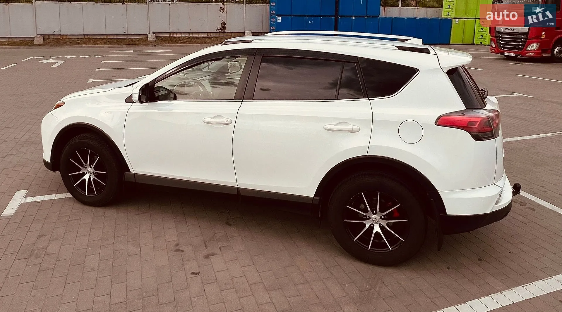 2016 Toyota RAV 4 - мініатюра 4