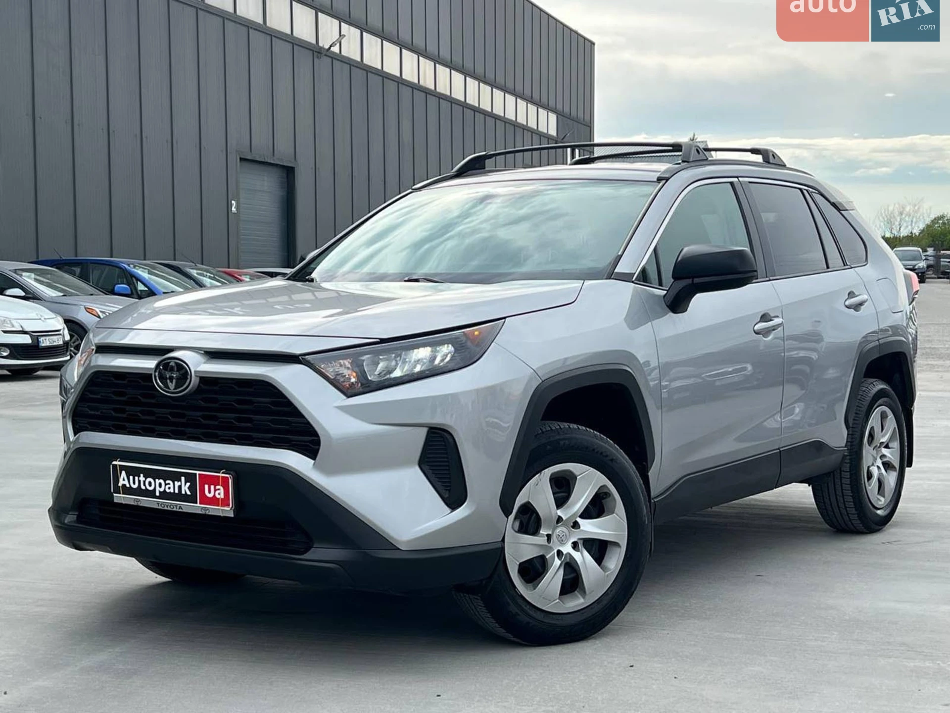 2020 Toyota RAV 4 - фото 1