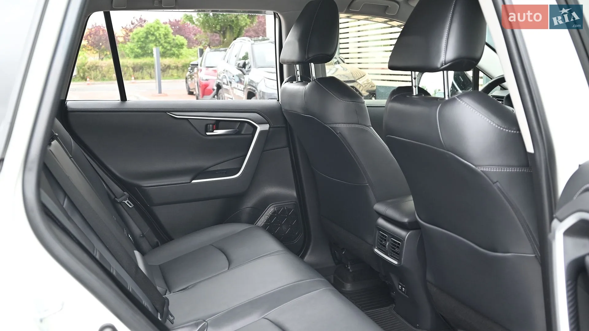 2020 Toyota RAV 4 - мініатюра 8