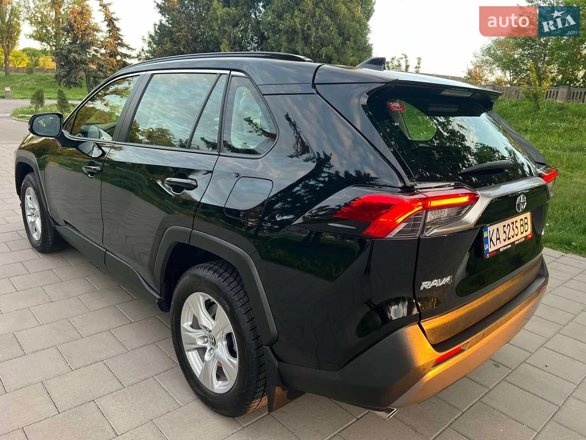 2020 Toyota RAV 4 - мініатюра 8