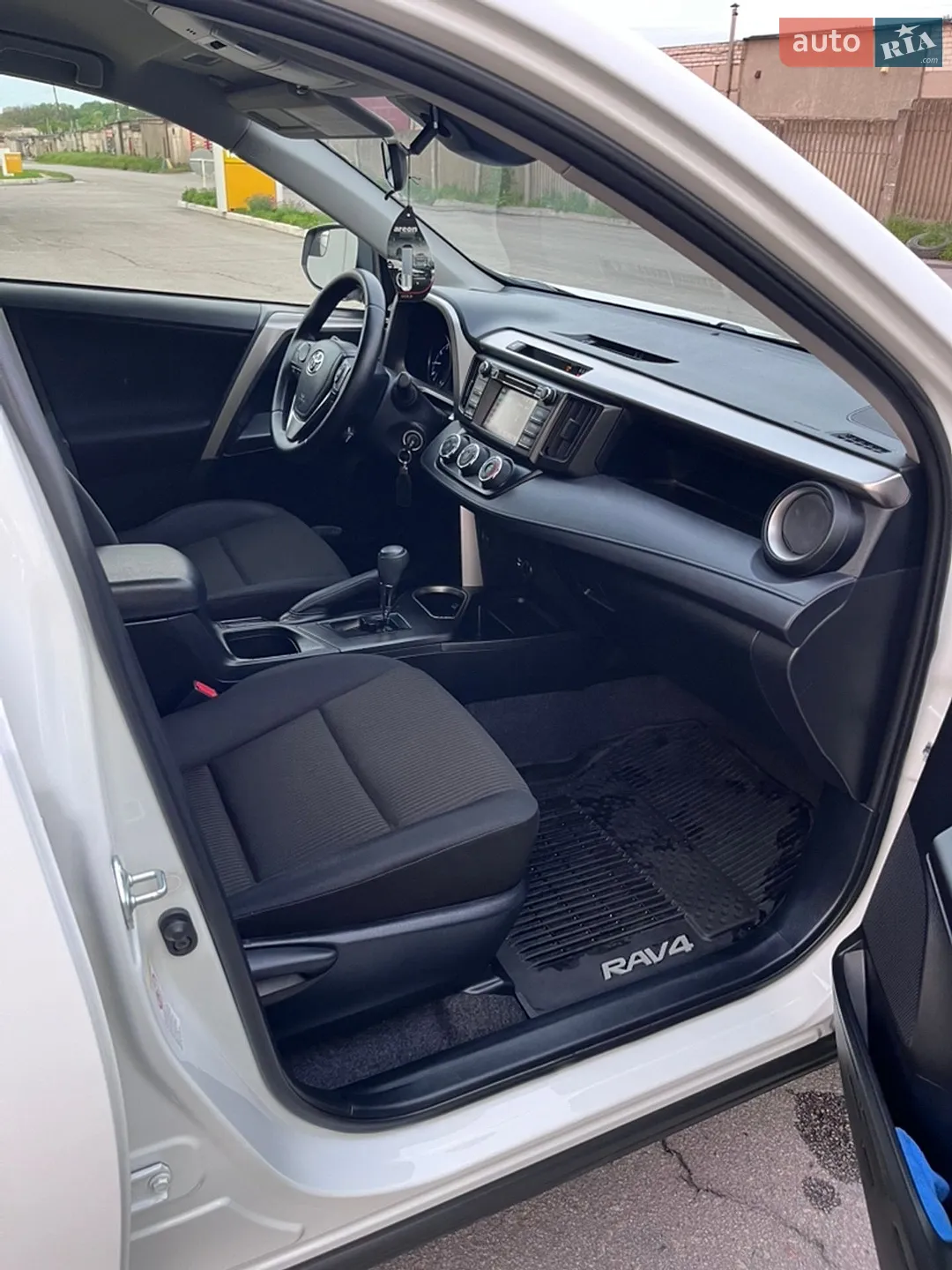 2018 Toyota RAV 4 - мініатюра 10