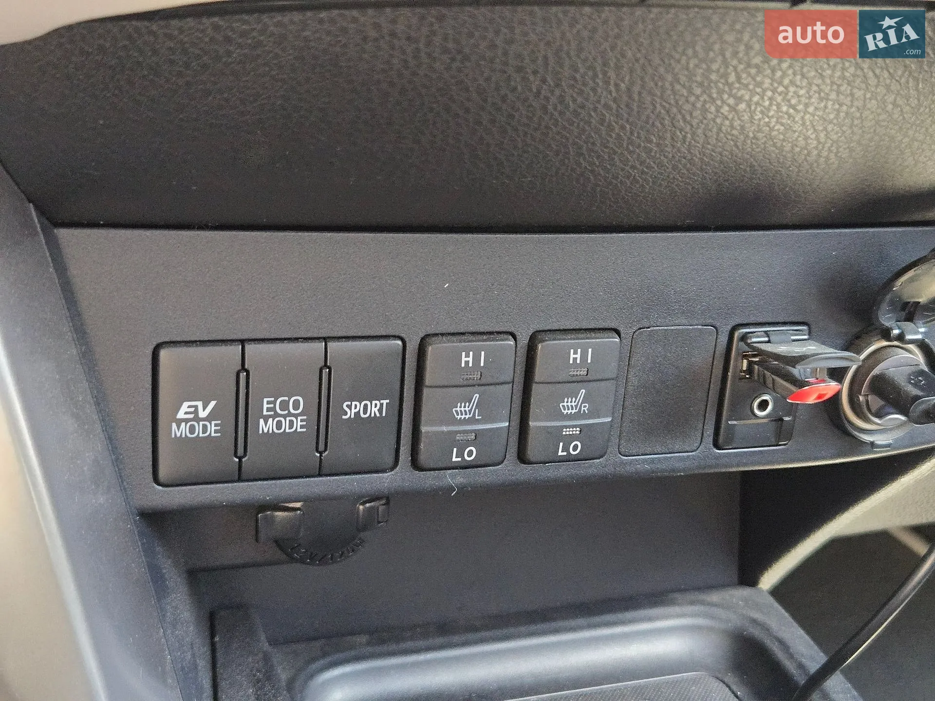 2016 Toyota RAV 4 - мініатюра 11