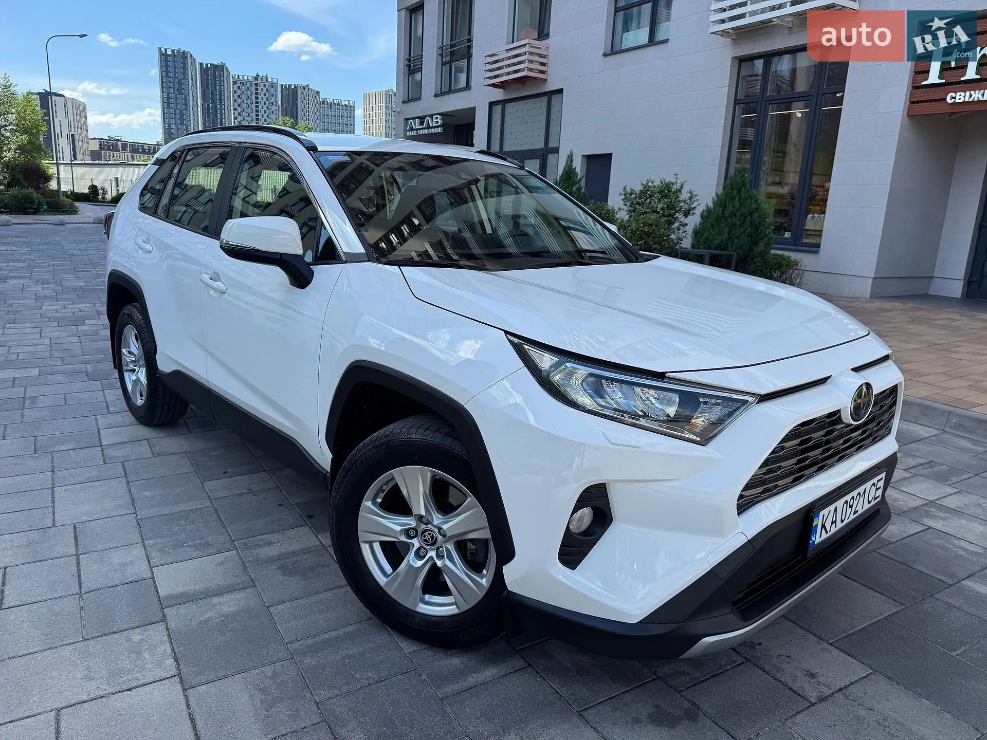 2020 Toyota RAV 4 - мініатюра 2