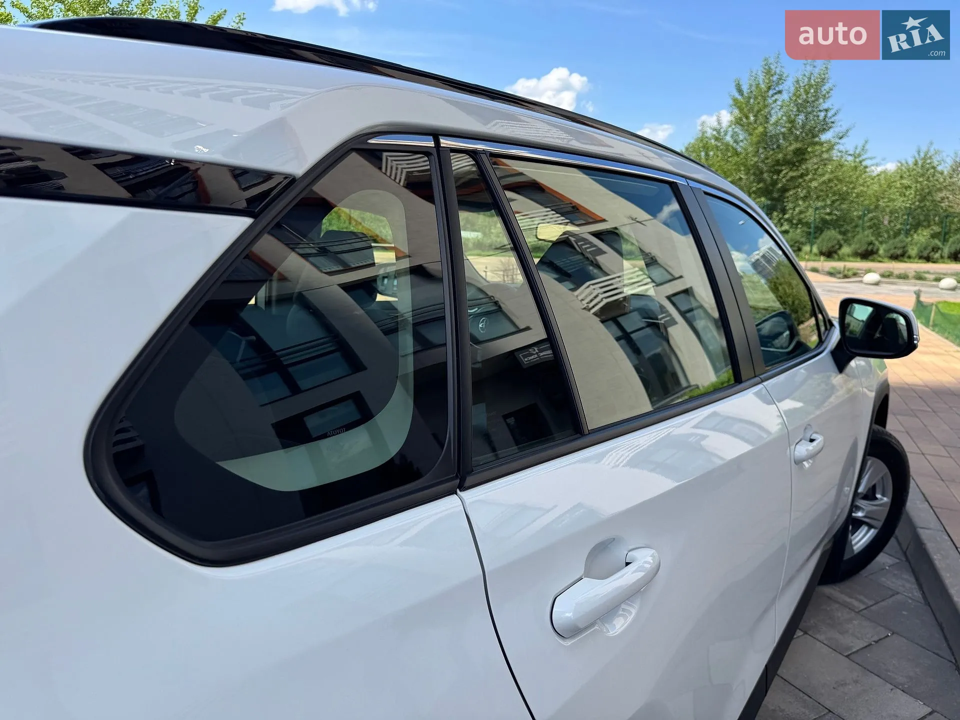 2020 Toyota RAV 4 - мініатюра 6