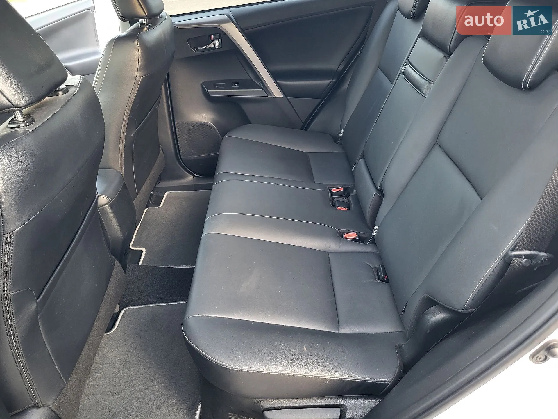 2017 Toyota RAV 4 - мініатюра 16