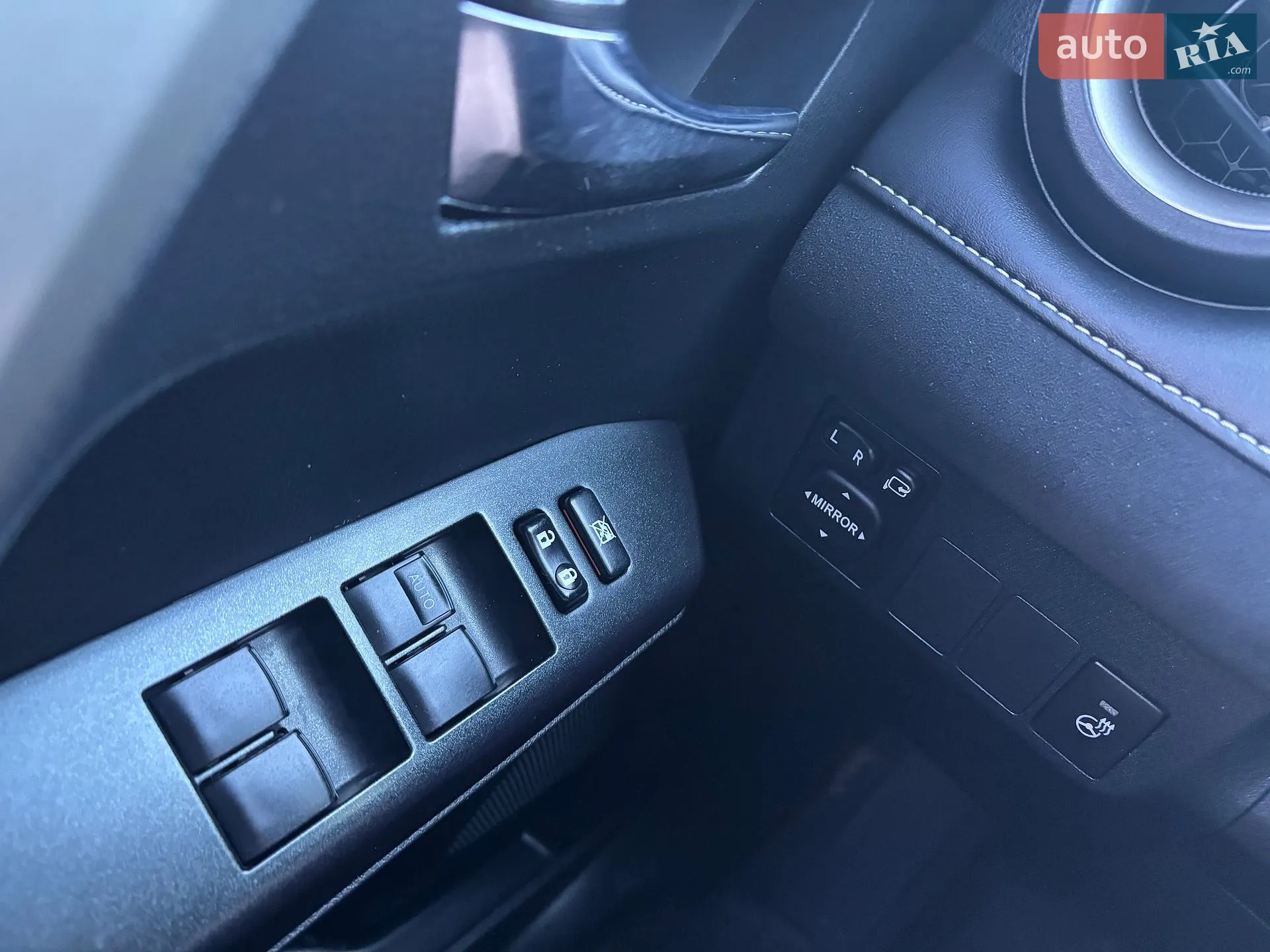 2016 Toyota RAV 4 - мініатюра 17