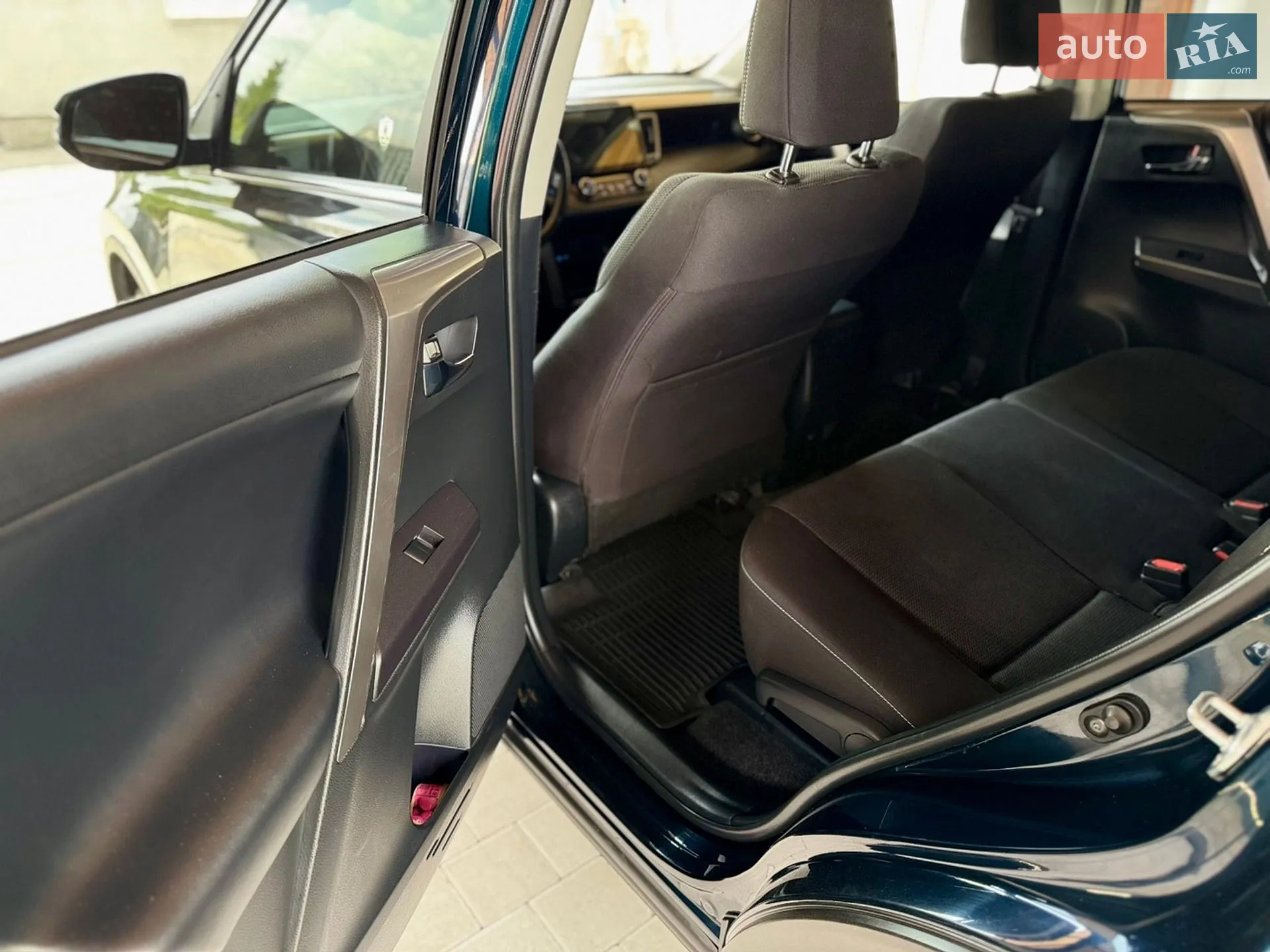 2018 Toyota RAV 4 - мініатюра 15