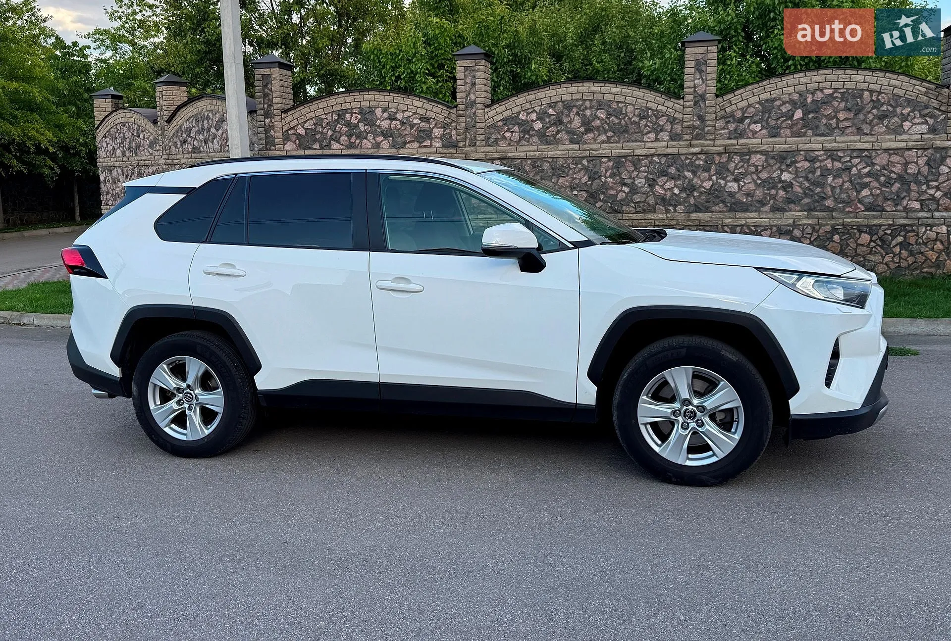 2019 Toyota RAV 4 - мініатюра 4