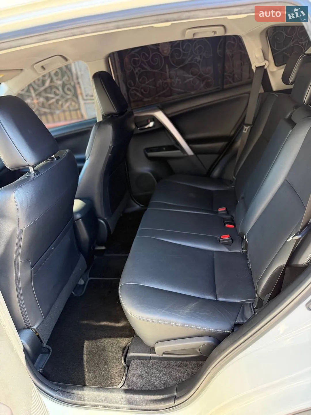 2016 Toyota RAV 4 - мініатюра 13