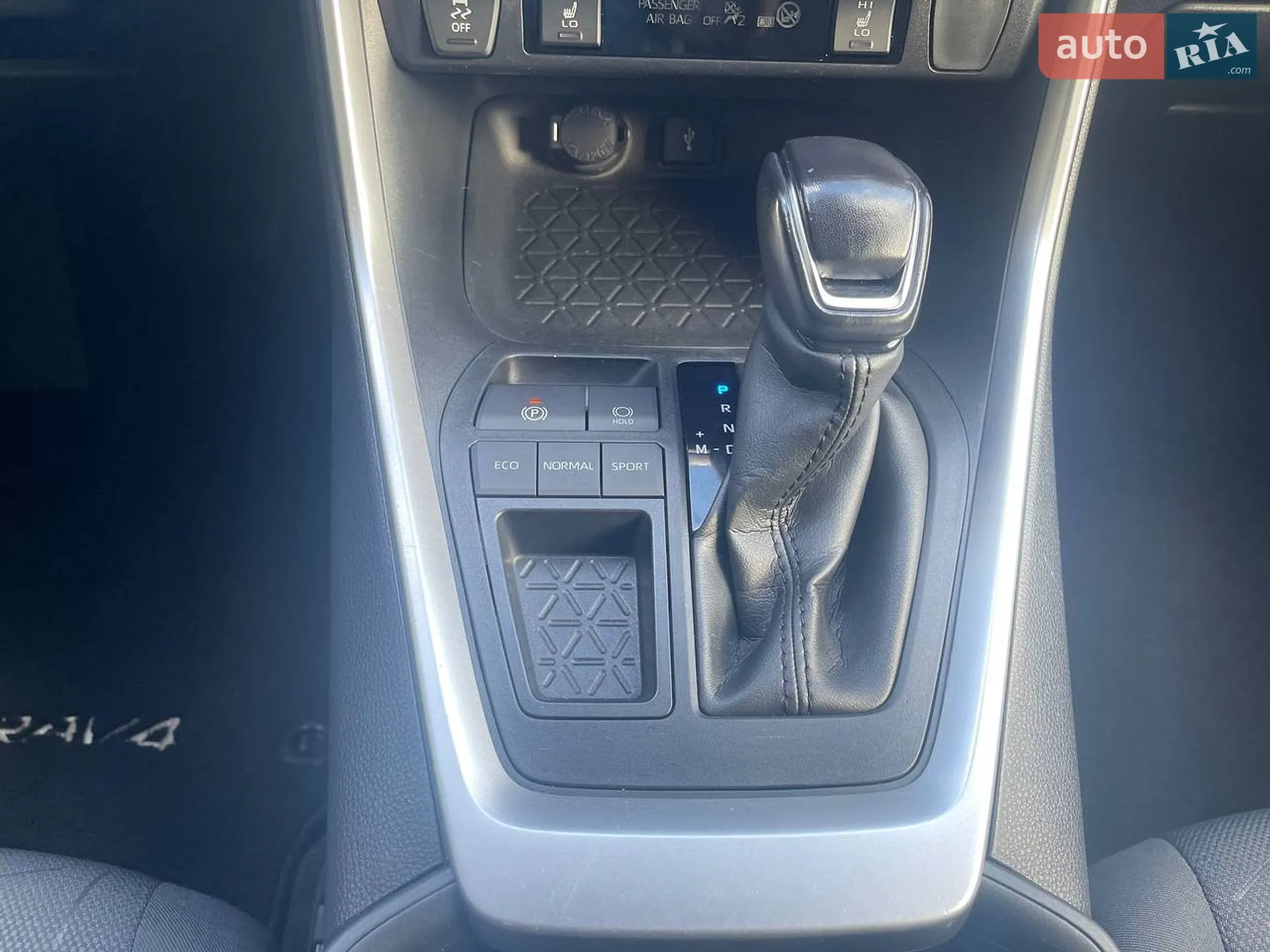 2021 Toyota RAV 4 - мініатюра 19