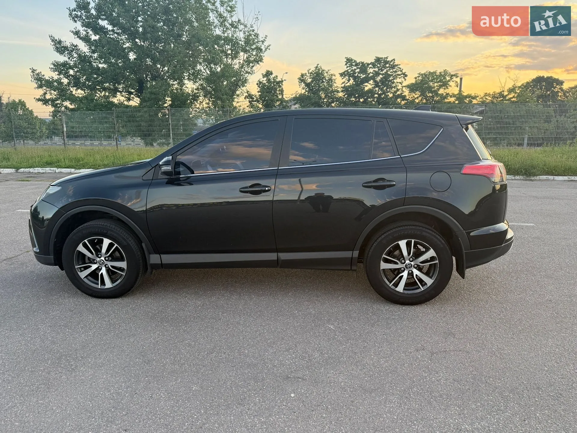 2017 Toyota RAV 4 - мініатюра 9
