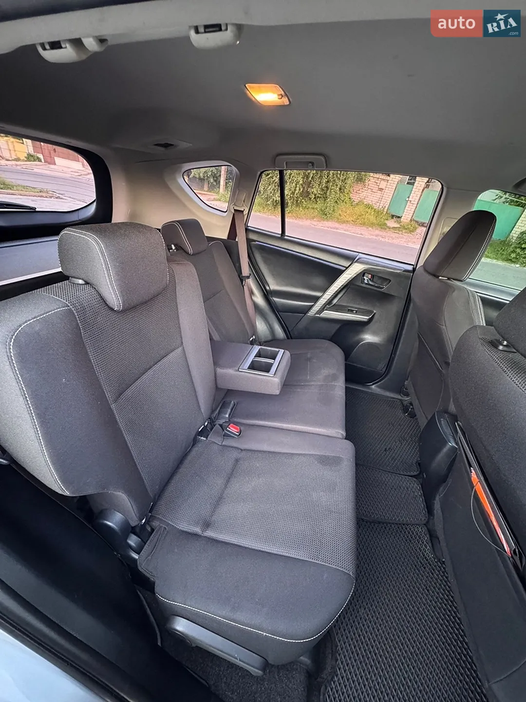 2017 Toyota RAV 4 - мініатюра 8