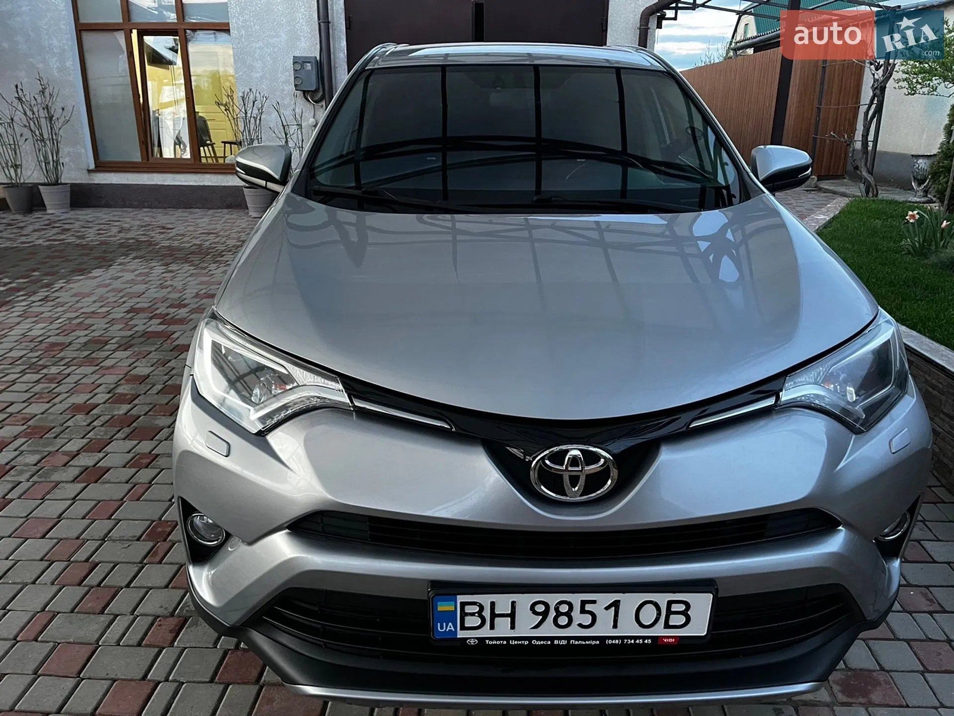 2018 Toyota RAV 4 - фото 1