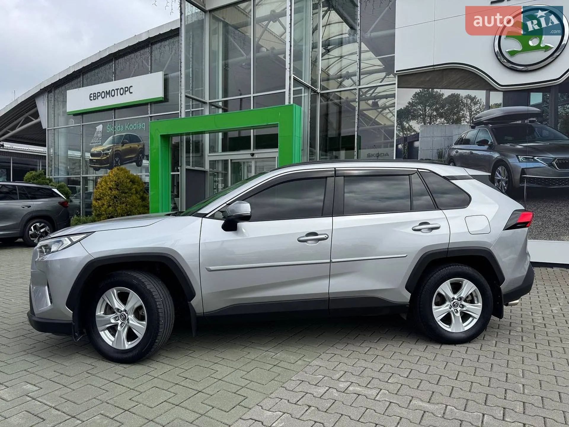 2019 Toyota RAV 4 - мініатюра 3