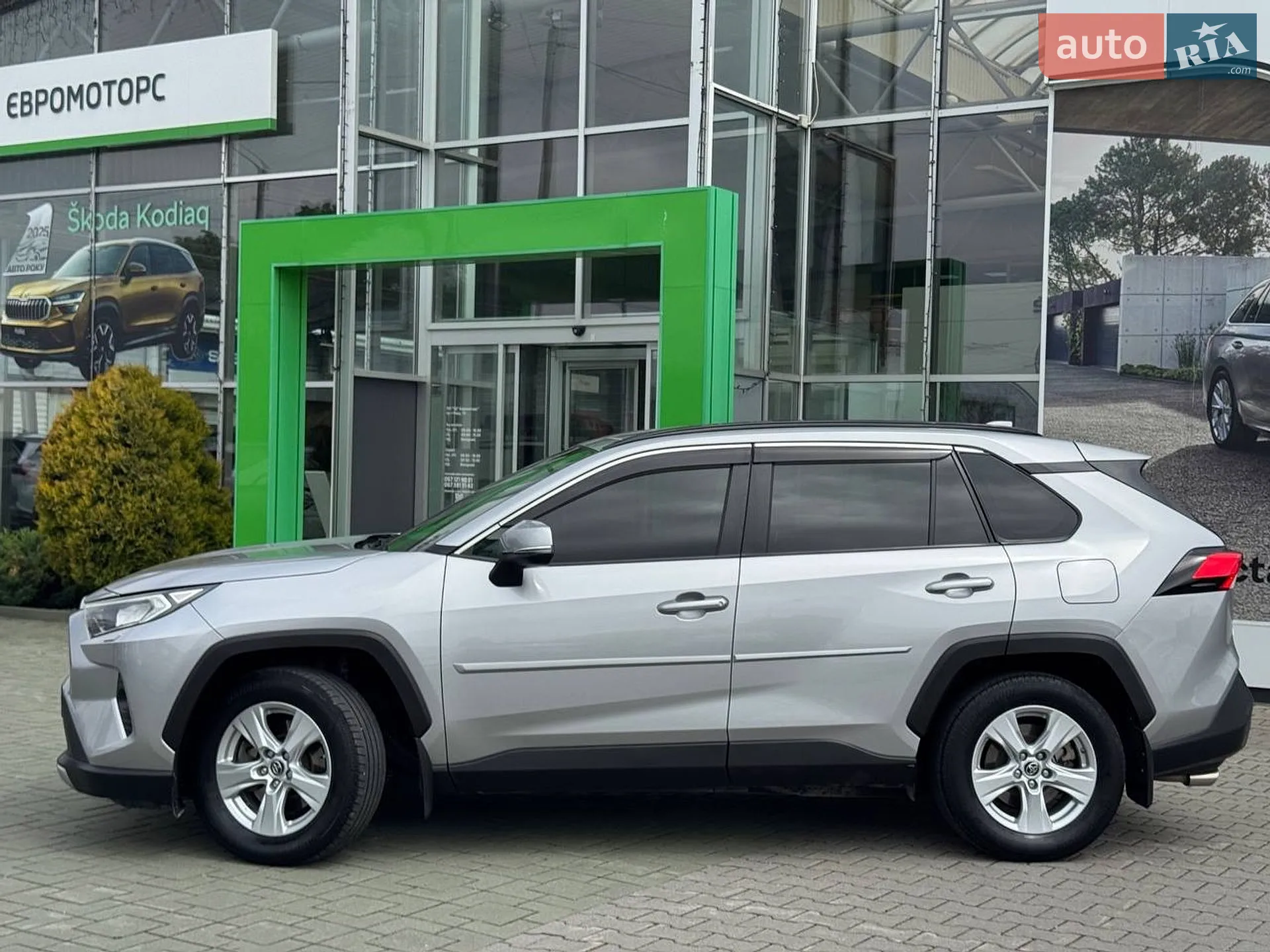 2019 Toyota RAV 4 - мініатюра 10