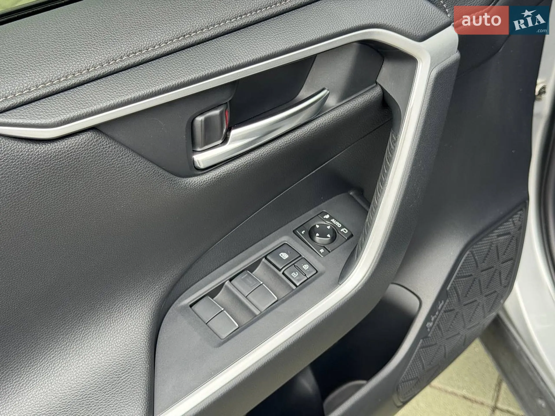 2019 Toyota RAV 4 - мініатюра 28