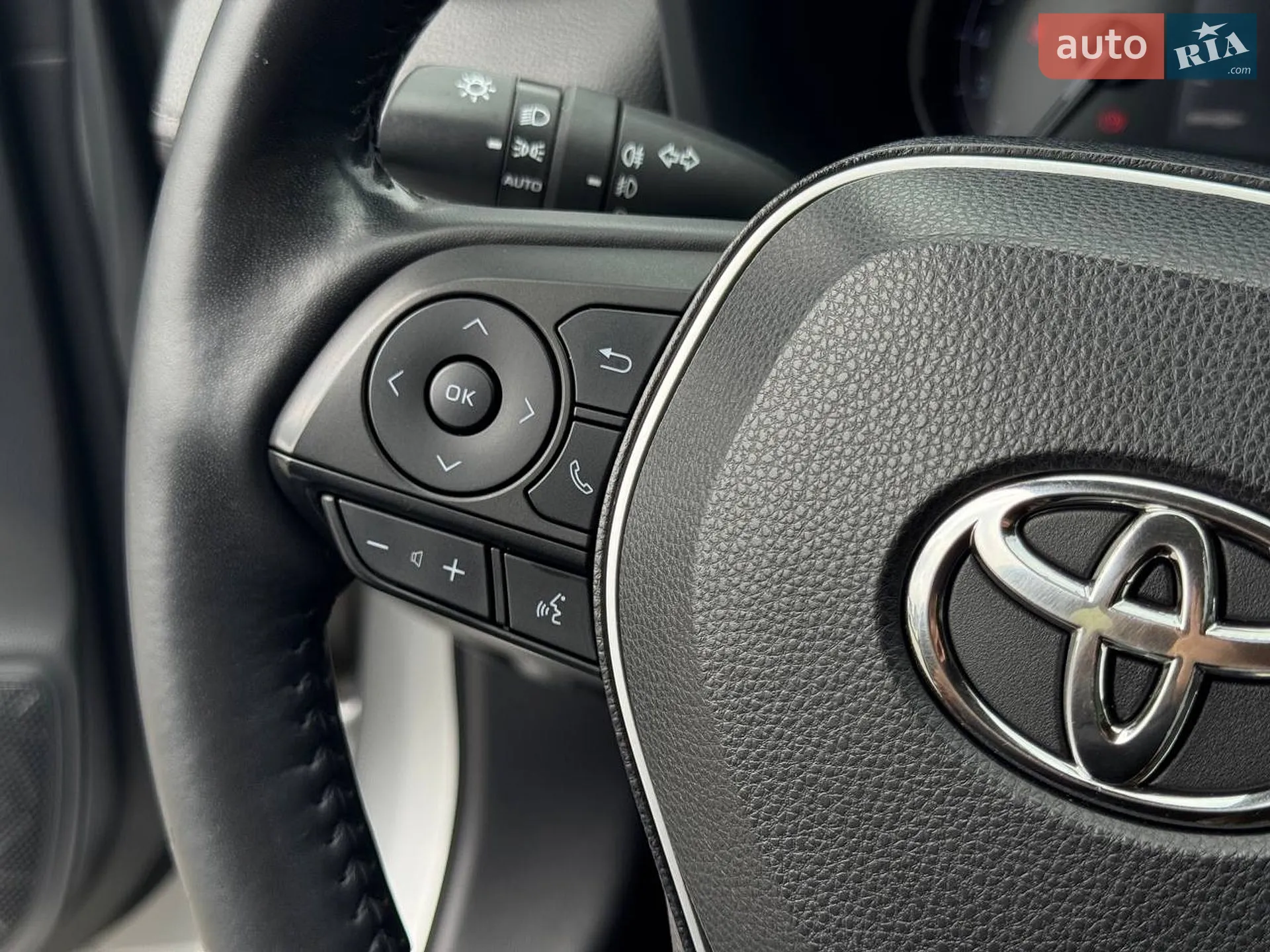2019 Toyota RAV 4 - мініатюра 32
