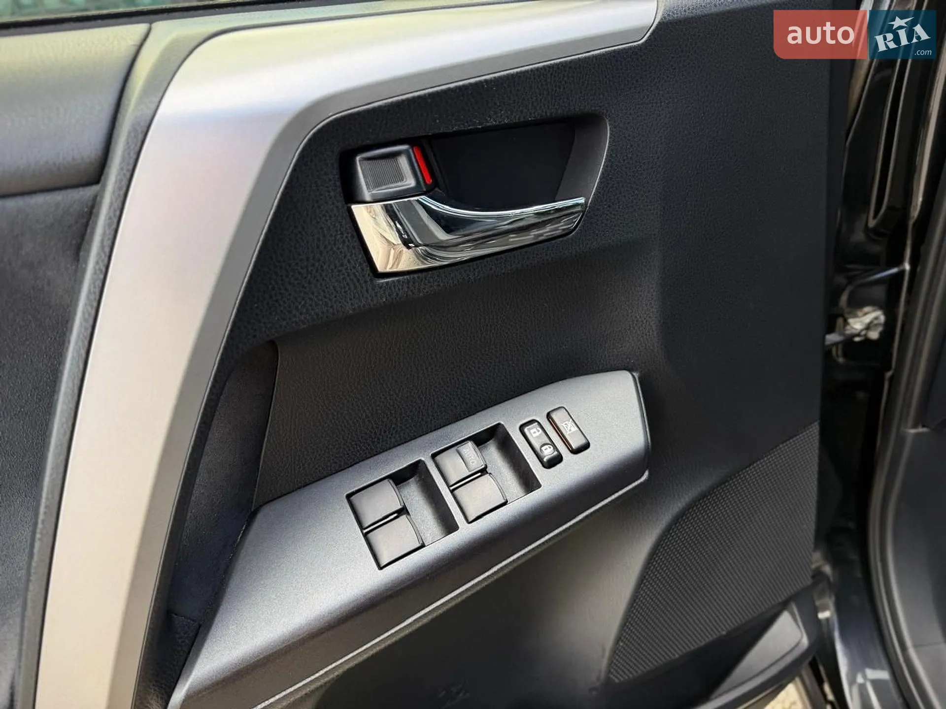 2018 Toyota RAV 4 - мініатюра 39