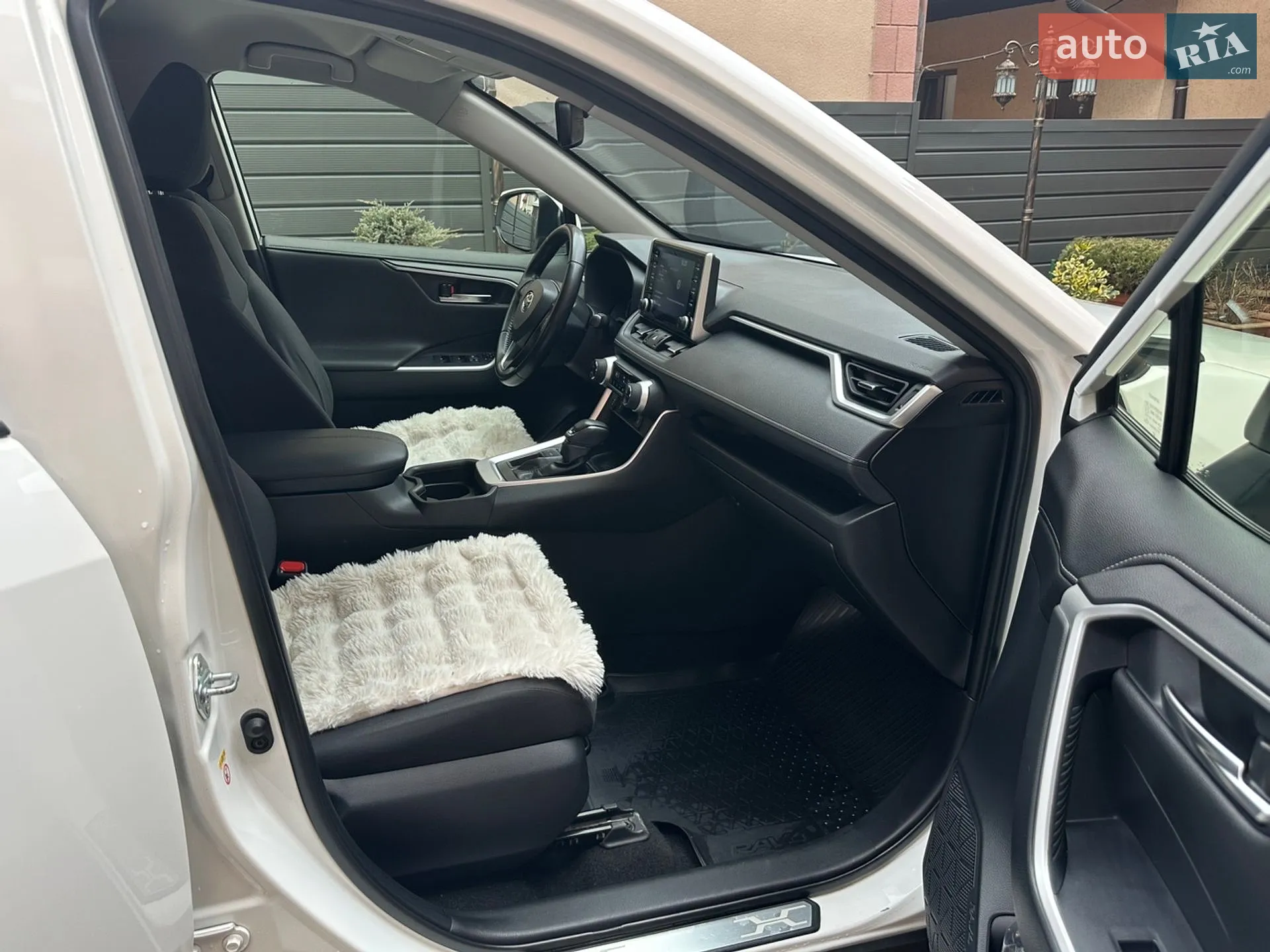 2019 Toyota RAV 4 - мініатюра 27
