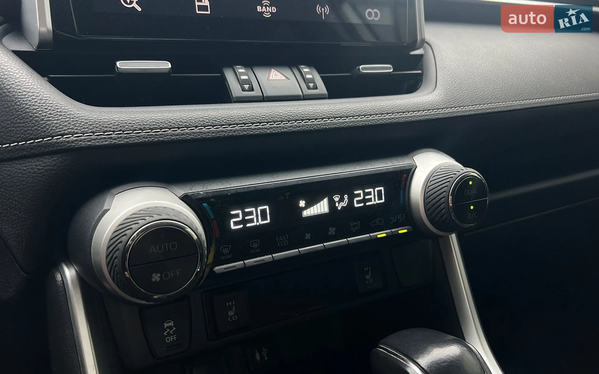 2019 Toyota RAV 4 - мініатюра 16
