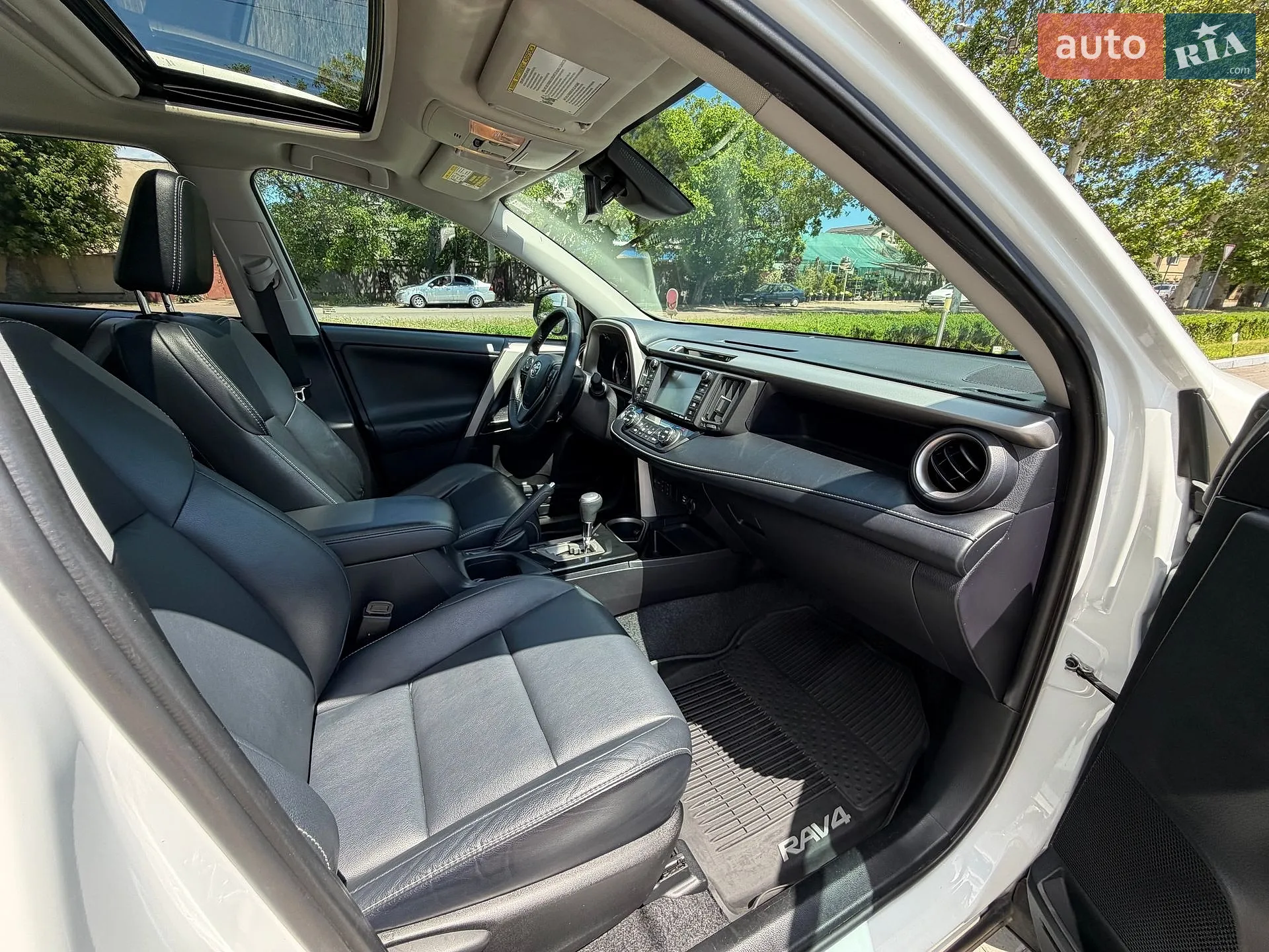 2017 Toyota RAV 4 - мініатюра 26