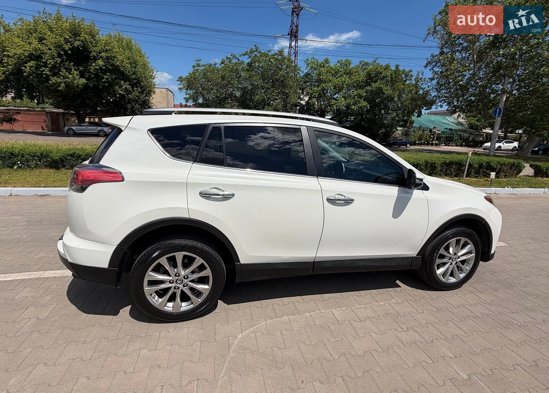 2017 Toyota RAV 4 - мініатюра 16