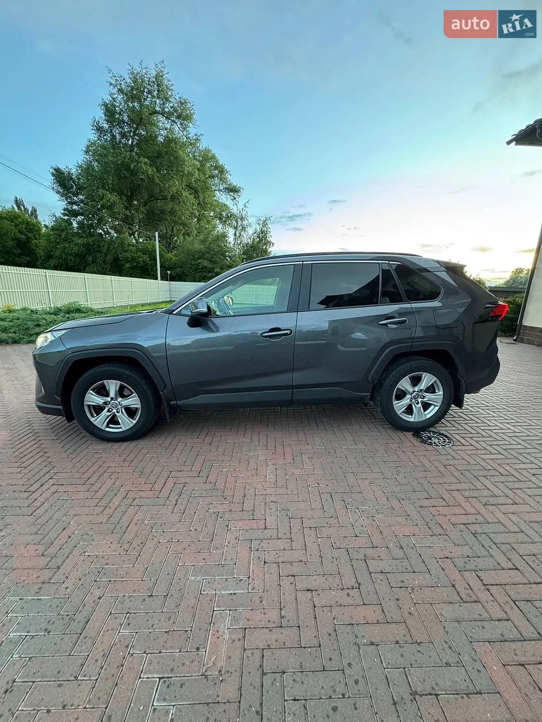 2020 Toyota RAV 4 - мініатюра 8