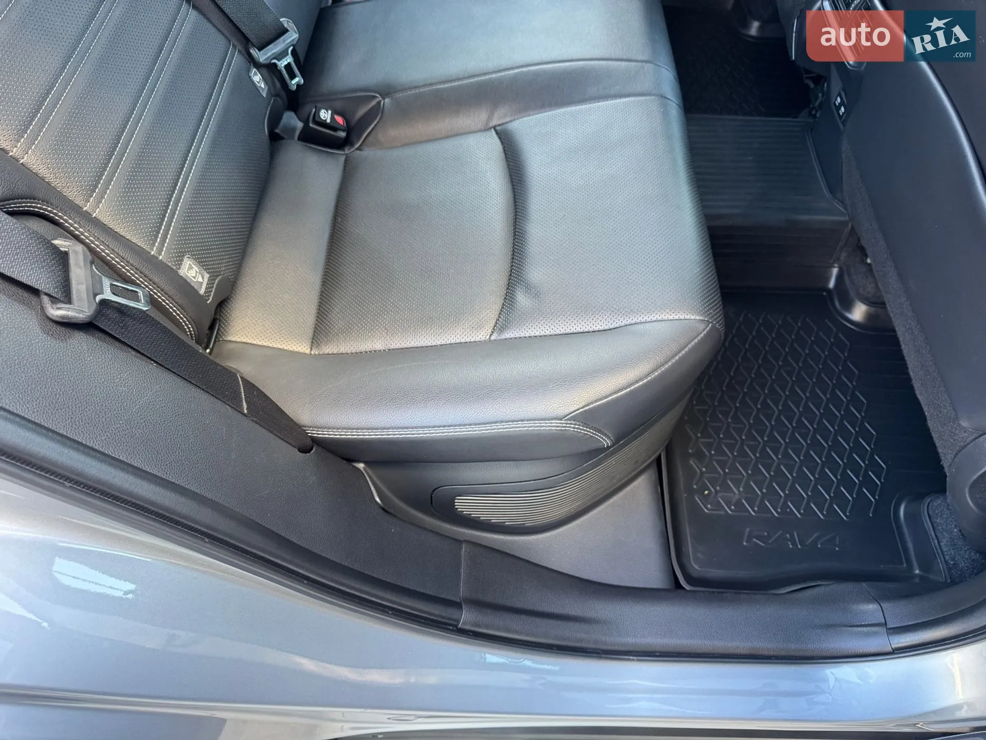 2021 Toyota RAV 4 - мініатюра 26