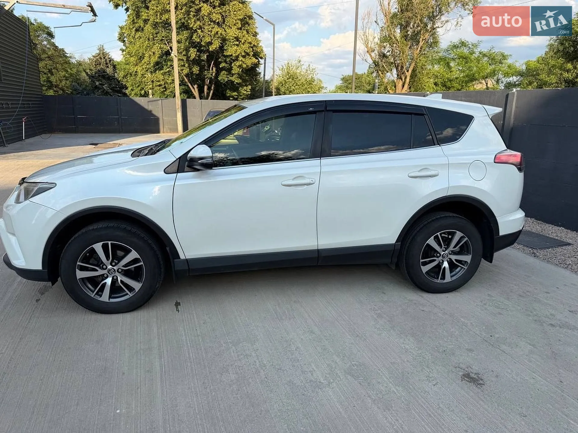 2017 Toyota RAV 4 - мініатюра 6