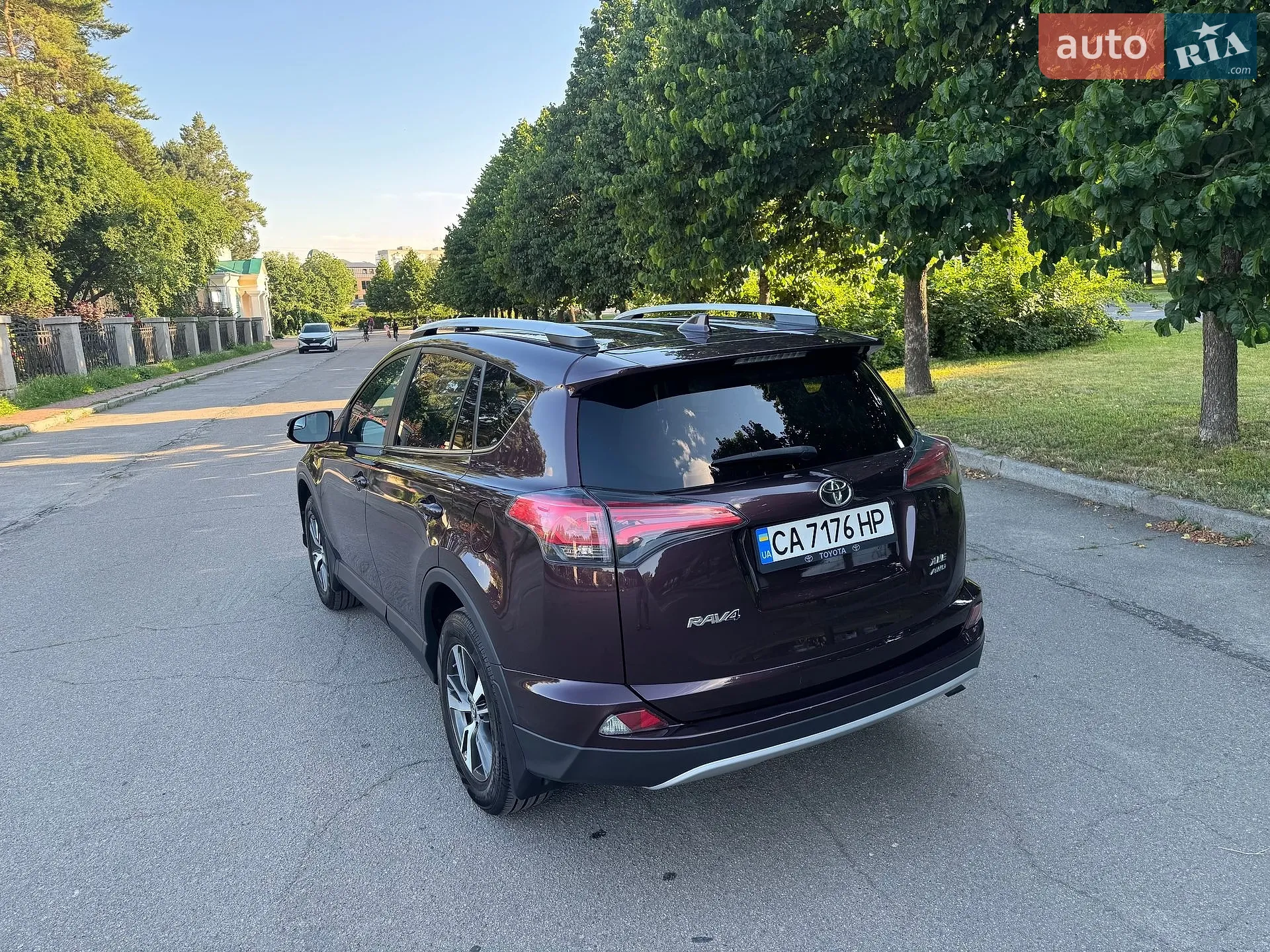 2016 Toyota RAV 4 - мініатюра 3