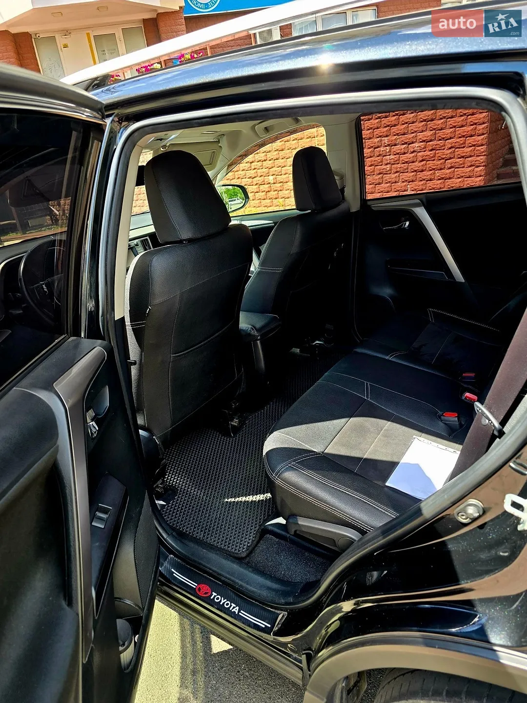 2017 Toyota RAV 4 - мініатюра 11