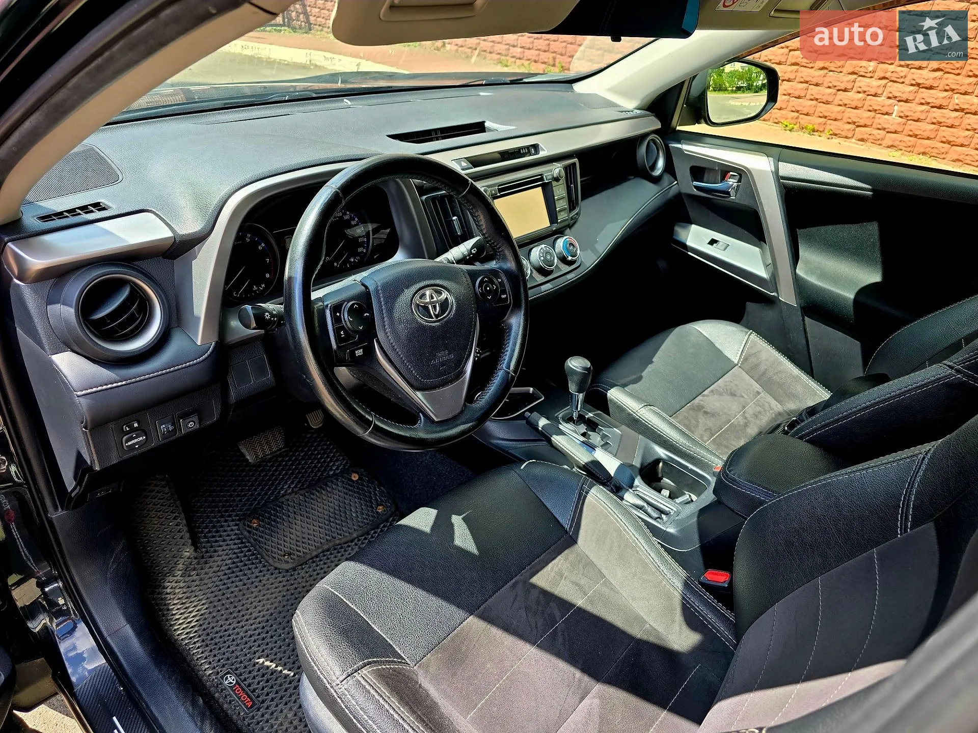 2017 Toyota RAV 4 - мініатюра 14