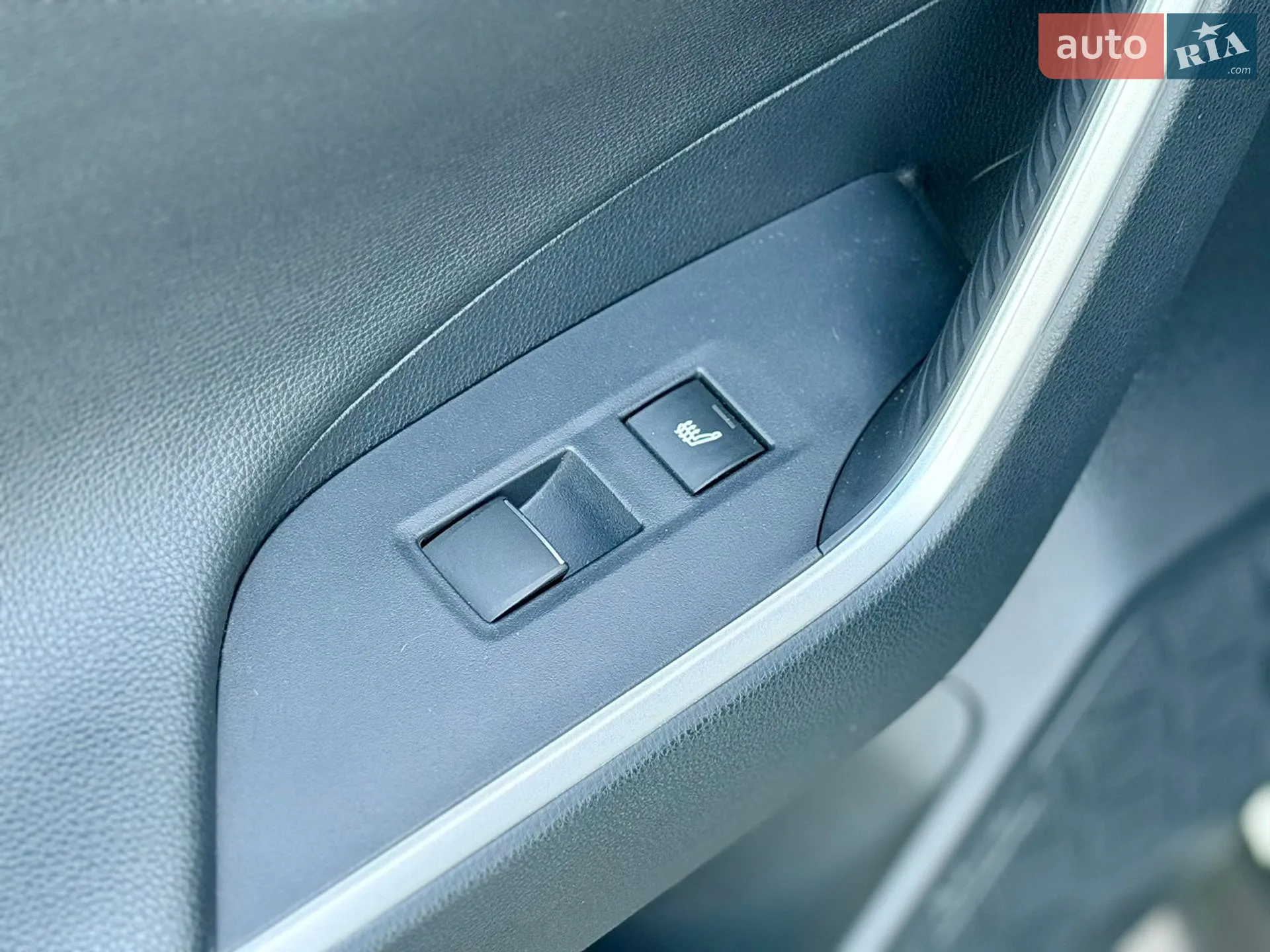 2019 Toyota RAV 4 - мініатюра 38