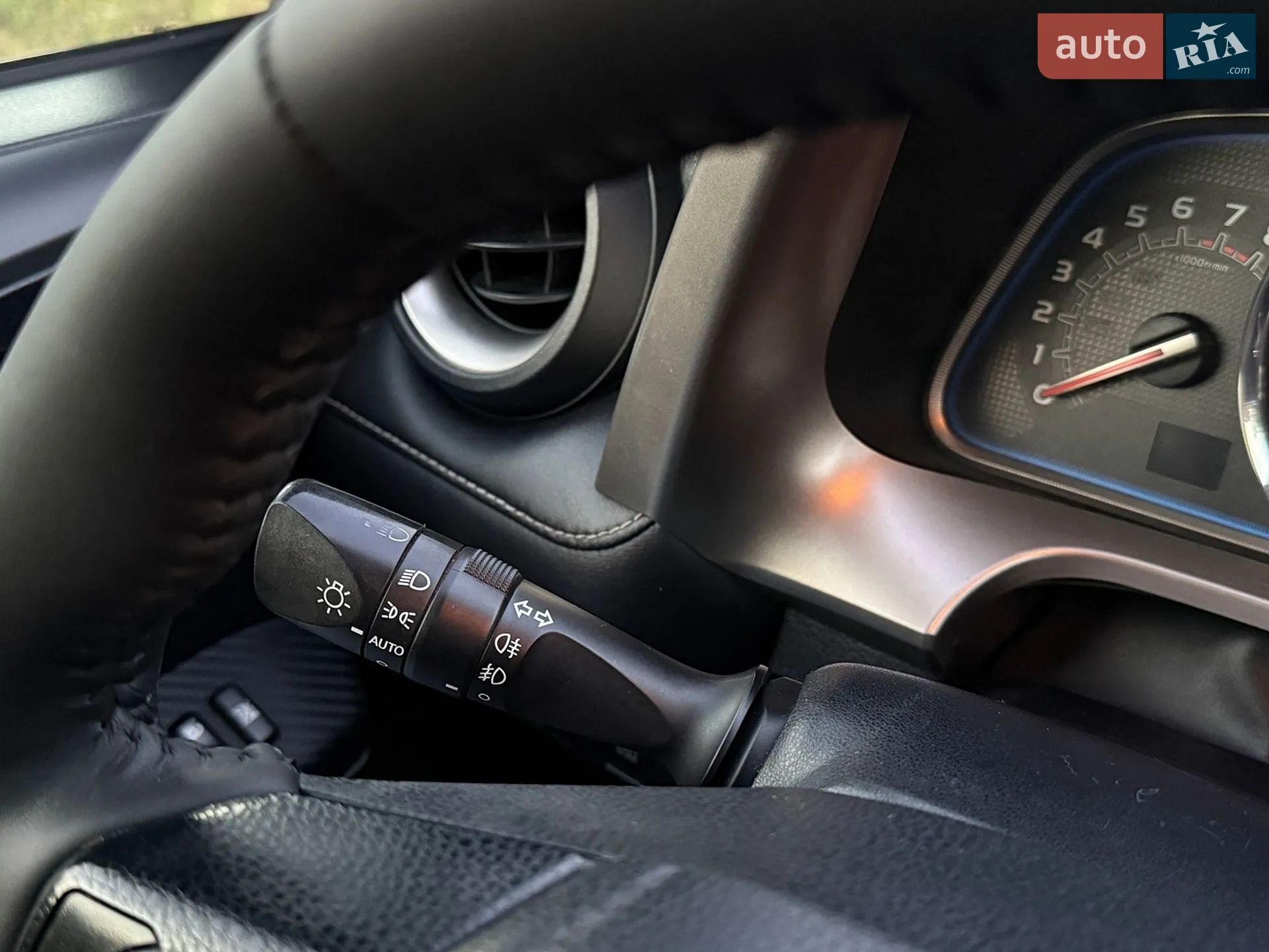 2013 Toyota RAV 4 - мініатюра 29