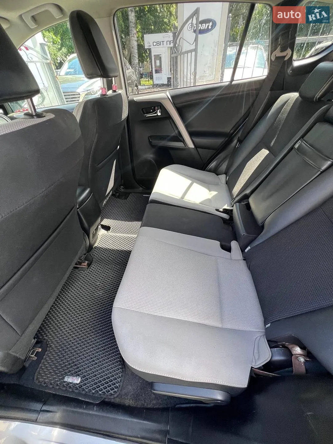 2016 Toyota RAV 4 - мініатюра 12