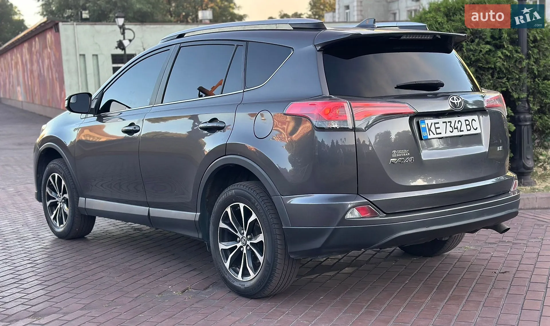 2017 Toyota RAV 4 - мініатюра 14