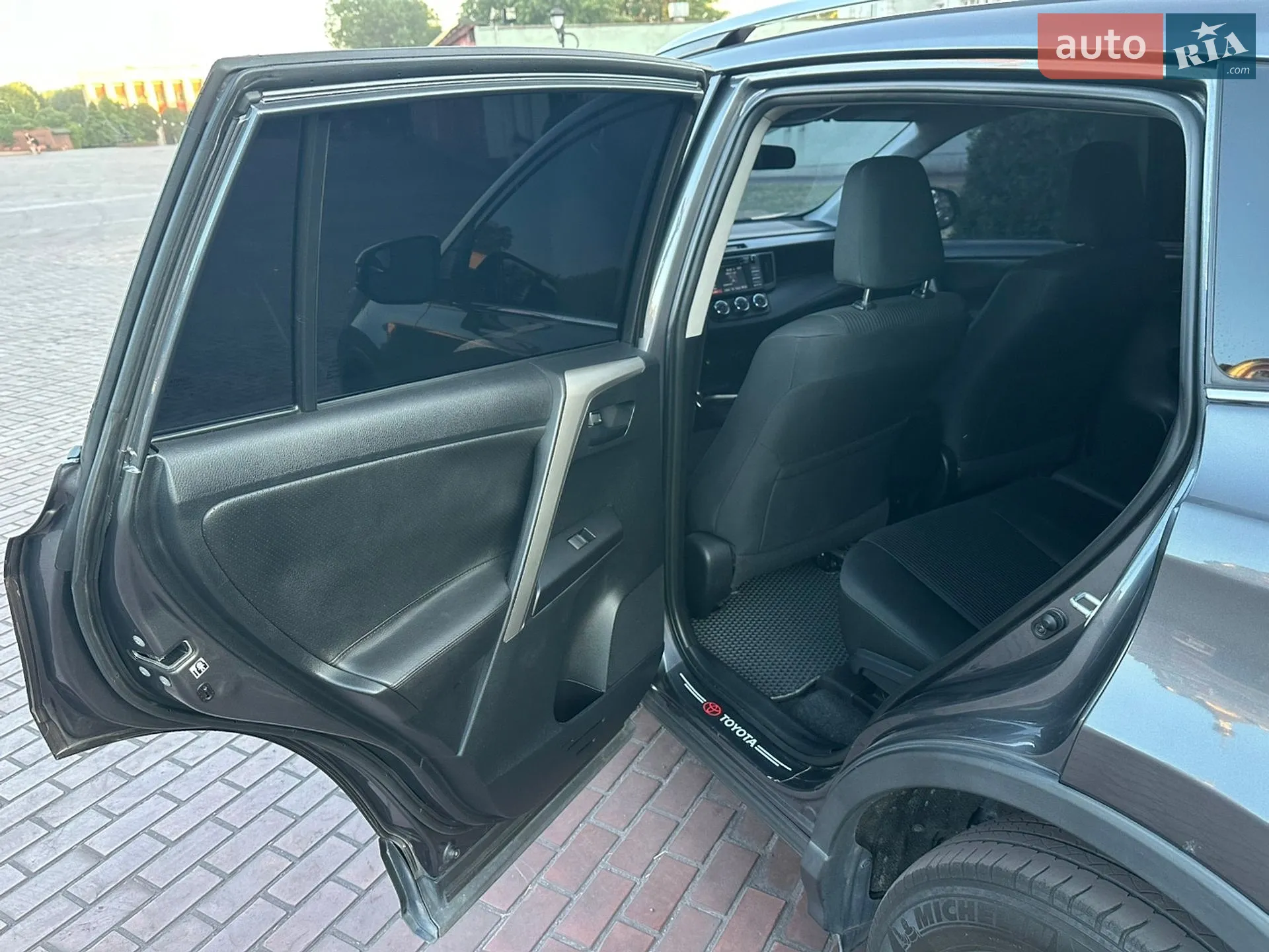 2017 Toyota RAV 4 - мініатюра 19