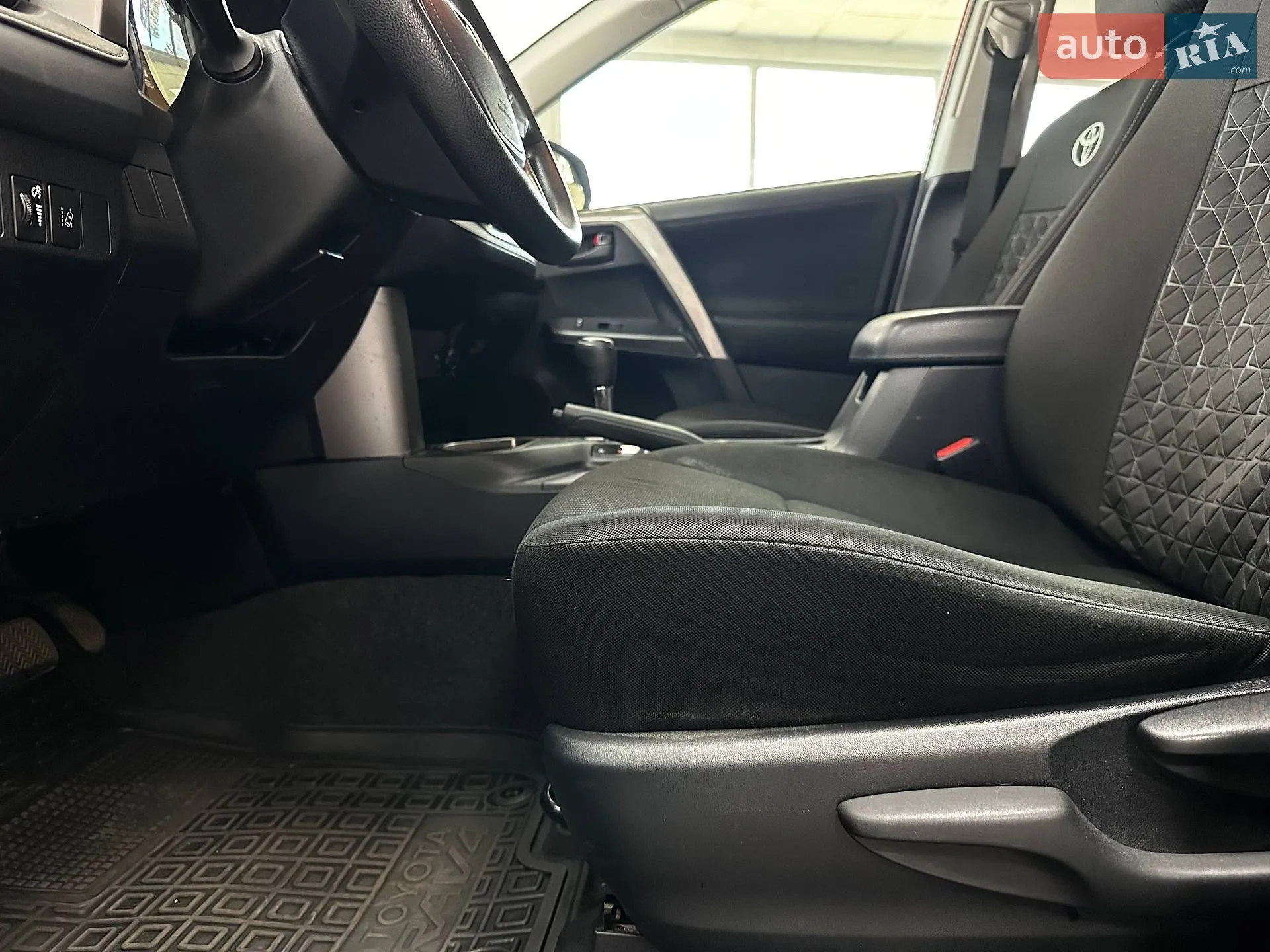 2016 Toyota RAV 4 - мініатюра 15