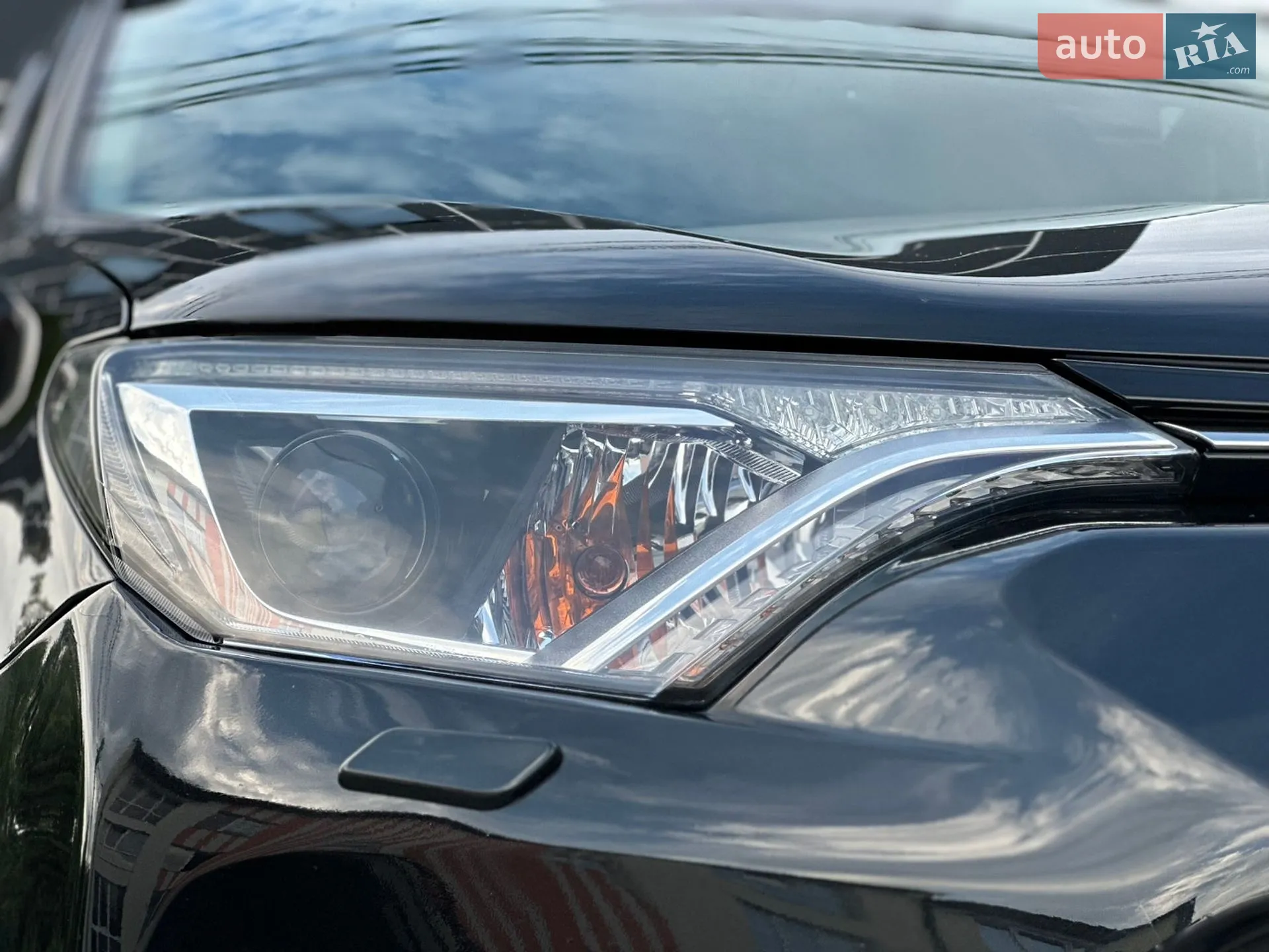 2017 Toyota RAV 4 - мініатюра 16