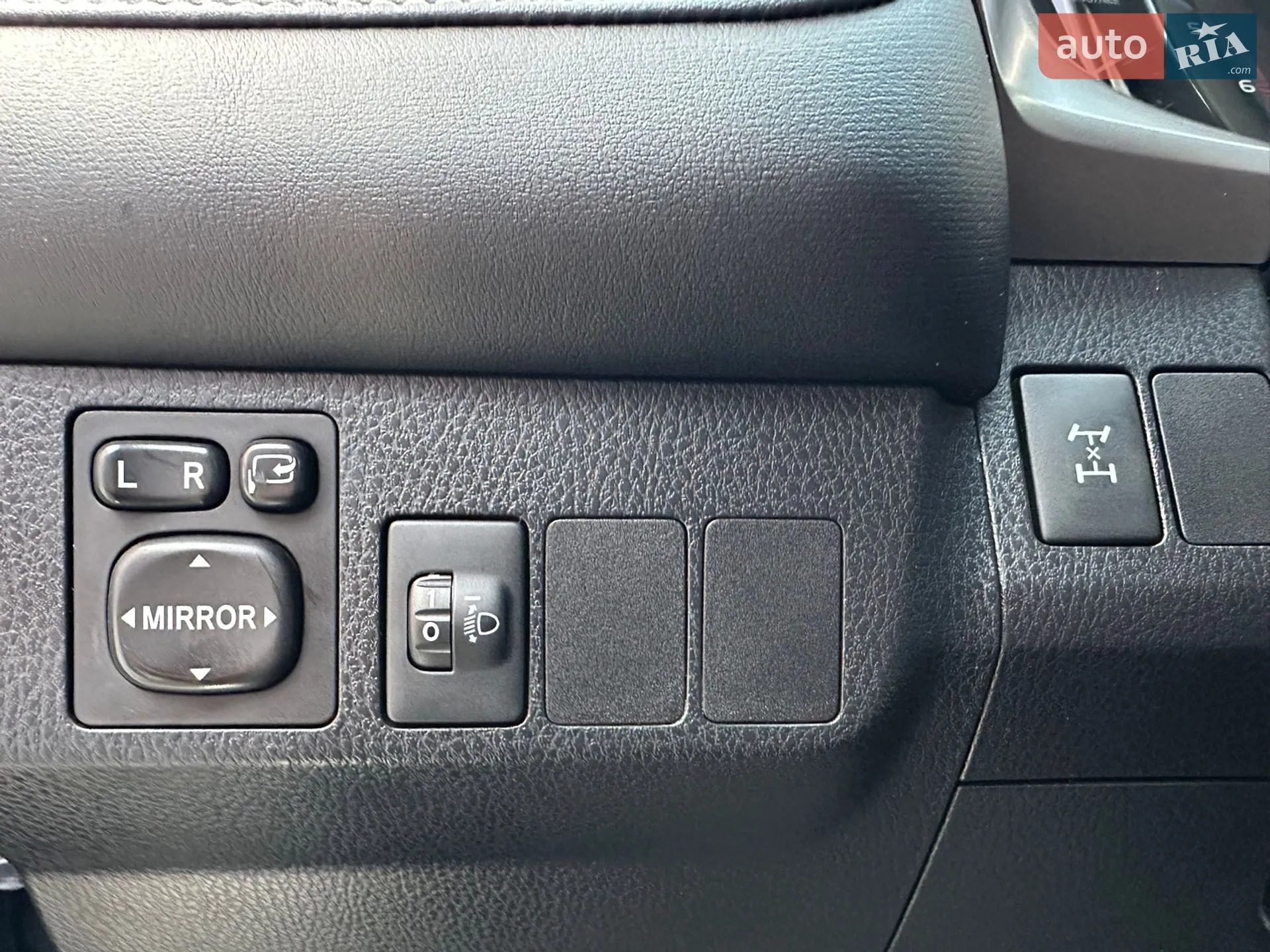 2017 Toyota RAV 4 - мініатюра 91