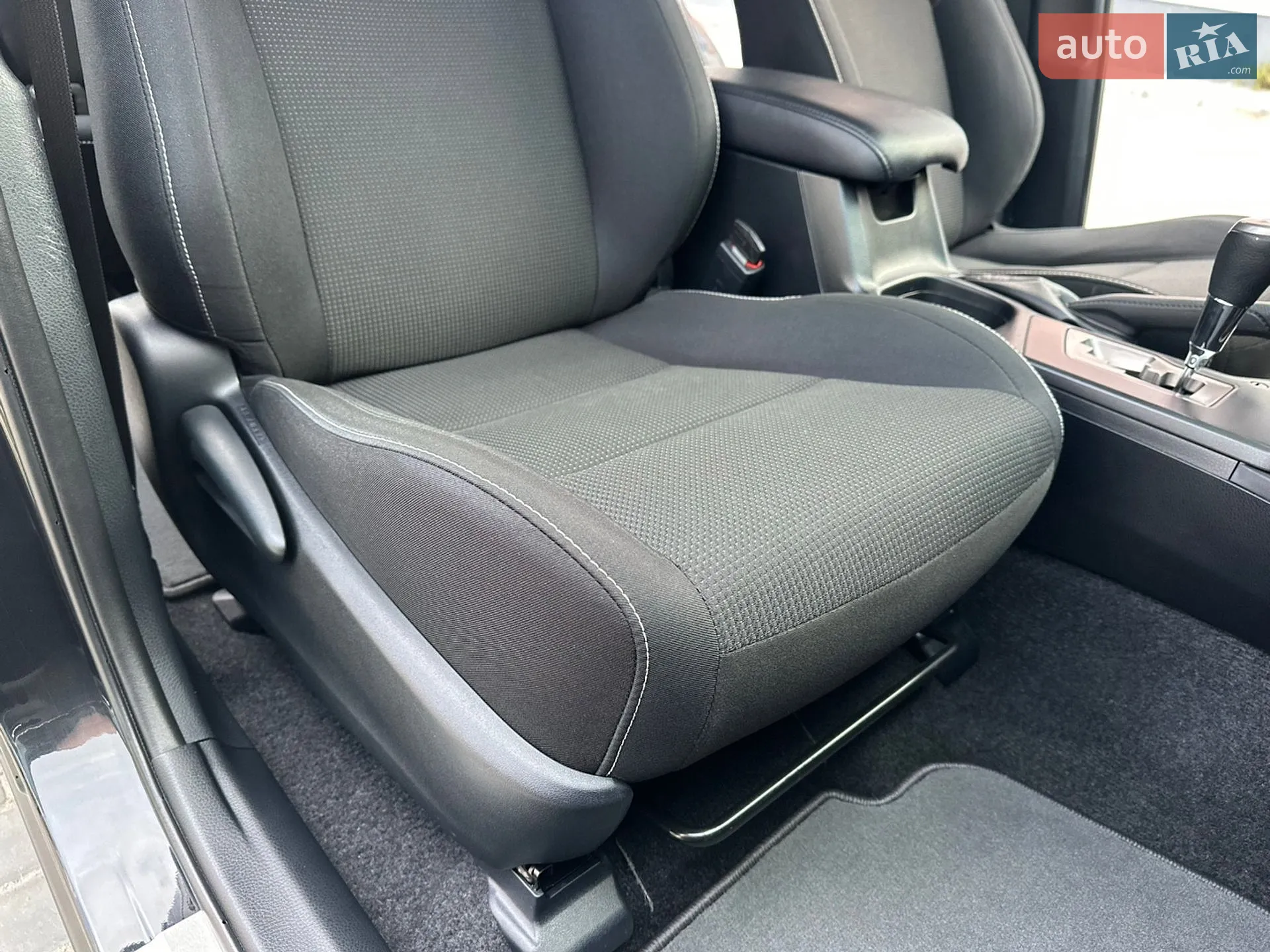 2017 Toyota RAV 4 - мініатюра 125