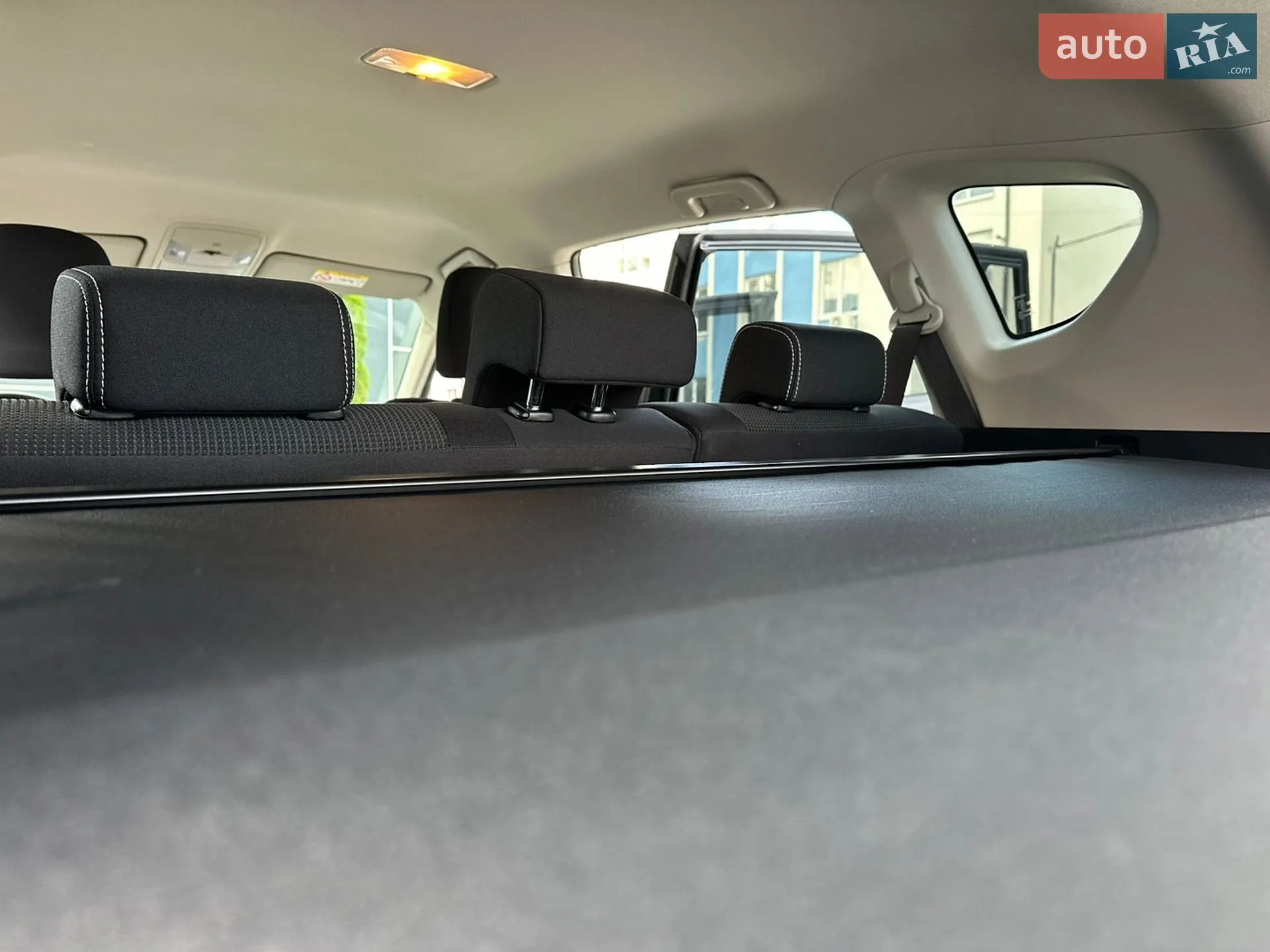 2017 Toyota RAV 4 - мініатюра 146