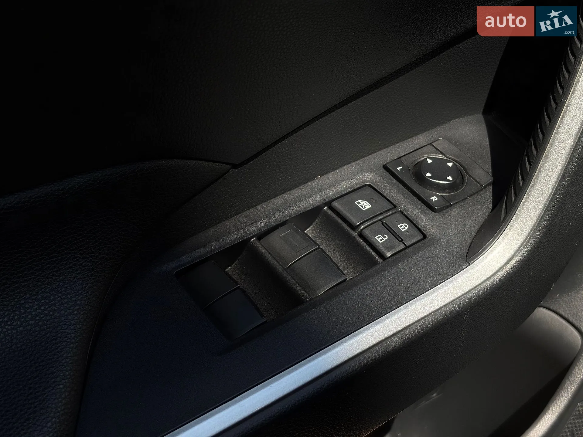 2019 Toyota RAV 4 - мініатюра 24