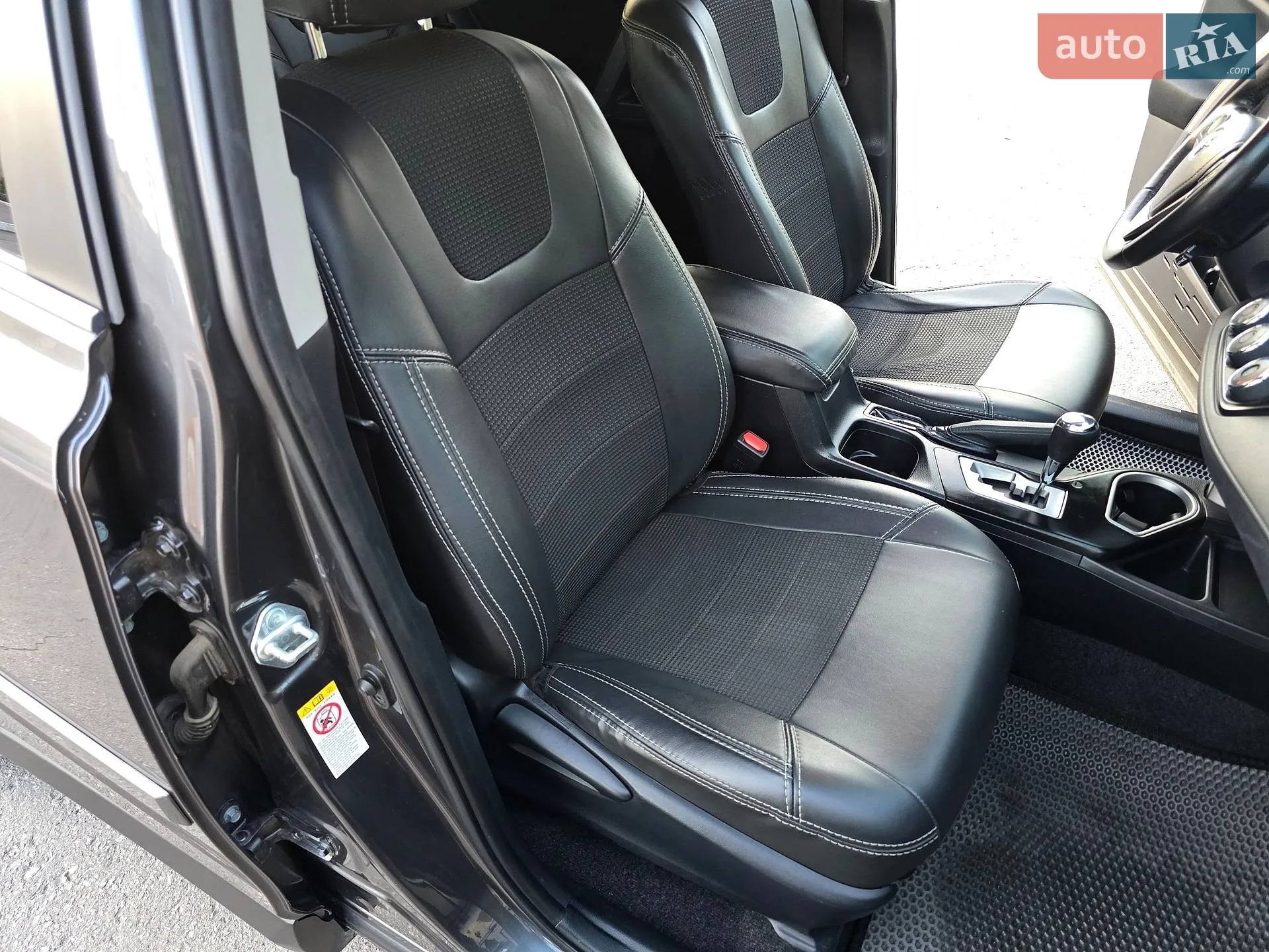 2017 Toyota RAV 4 - мініатюра 25
