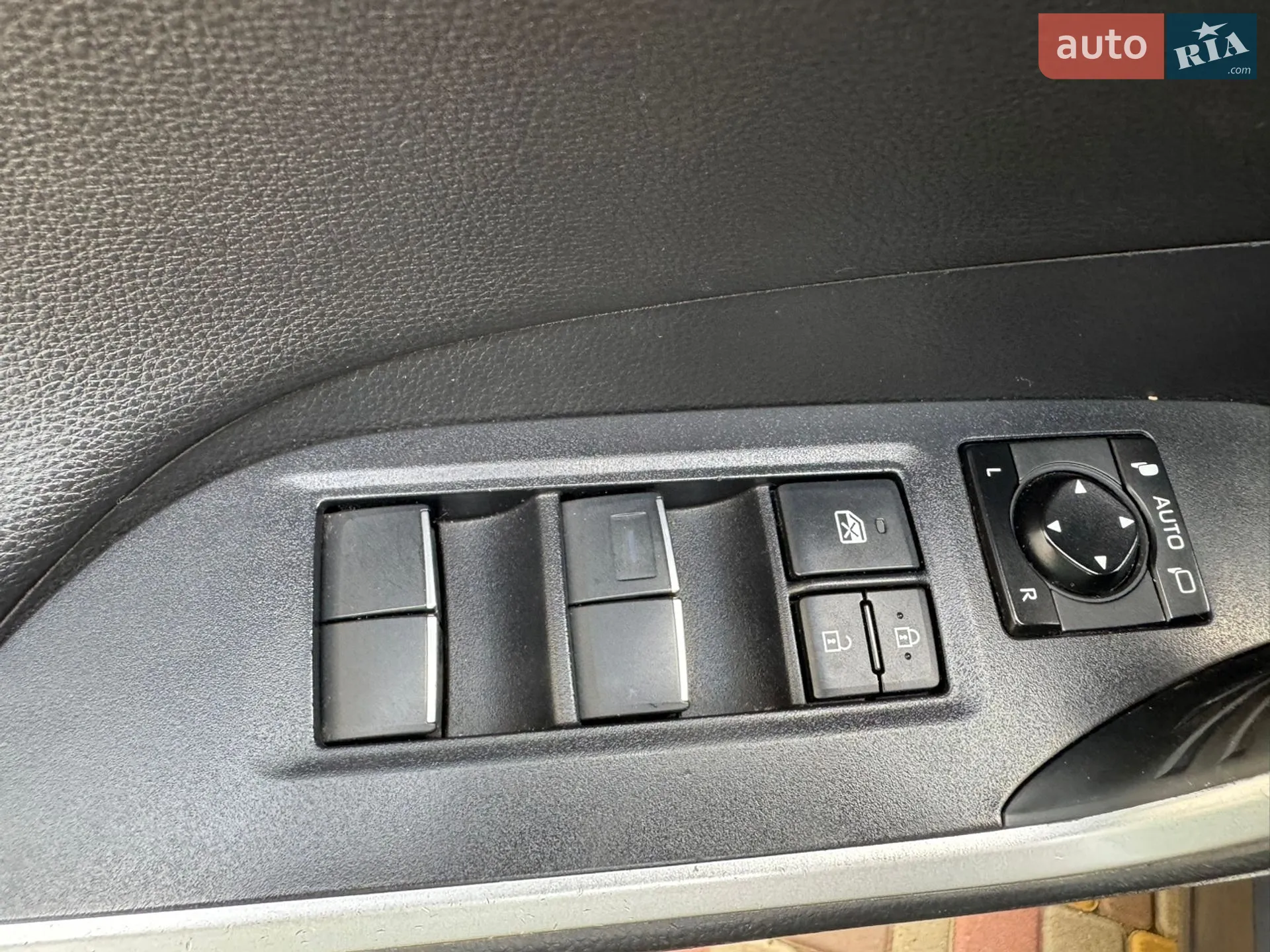 2019 Toyota RAV 4 - мініатюра 16