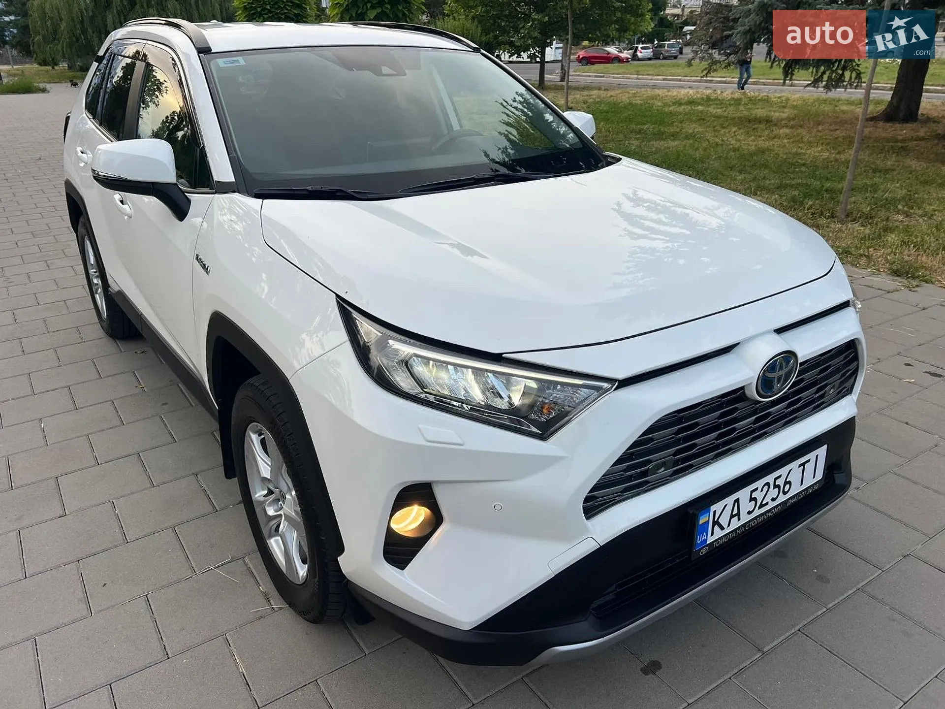 2020 Toyota RAV 4 - мініатюра 6